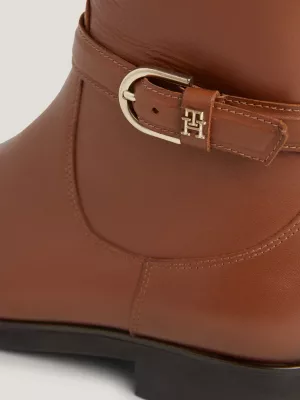 Botas de cano alto essenciais em couro