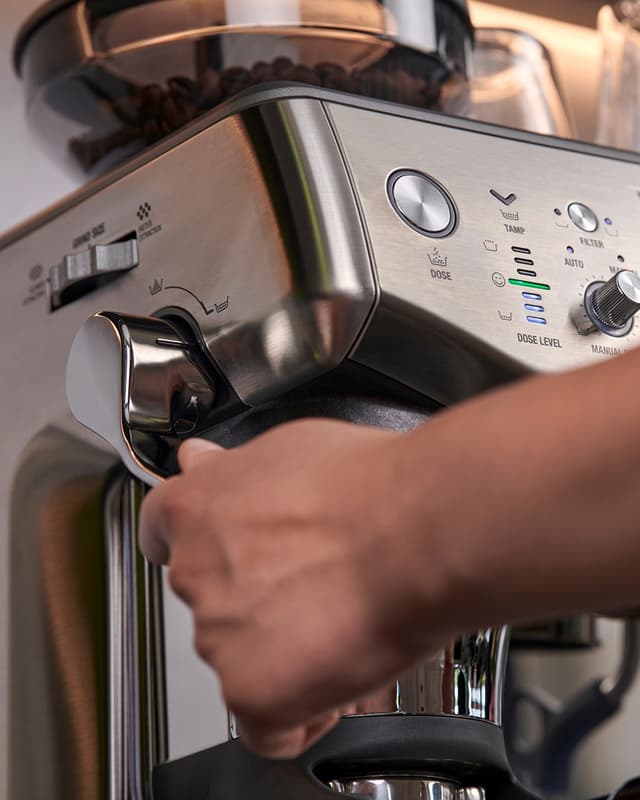 Sage Barista Express Impress espressomaskine