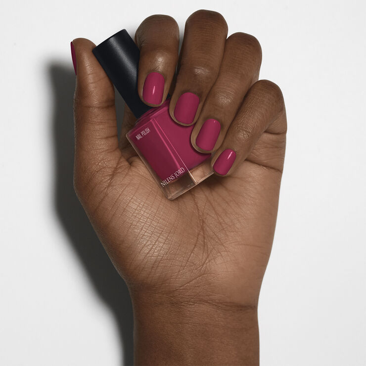Nilens Jord Nail Polish Fuzzy Fuchsia