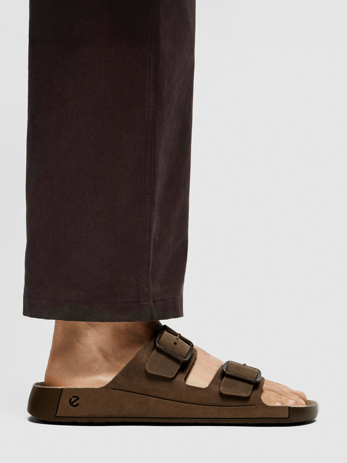 Ecco Cozmo Sandal Nubuk