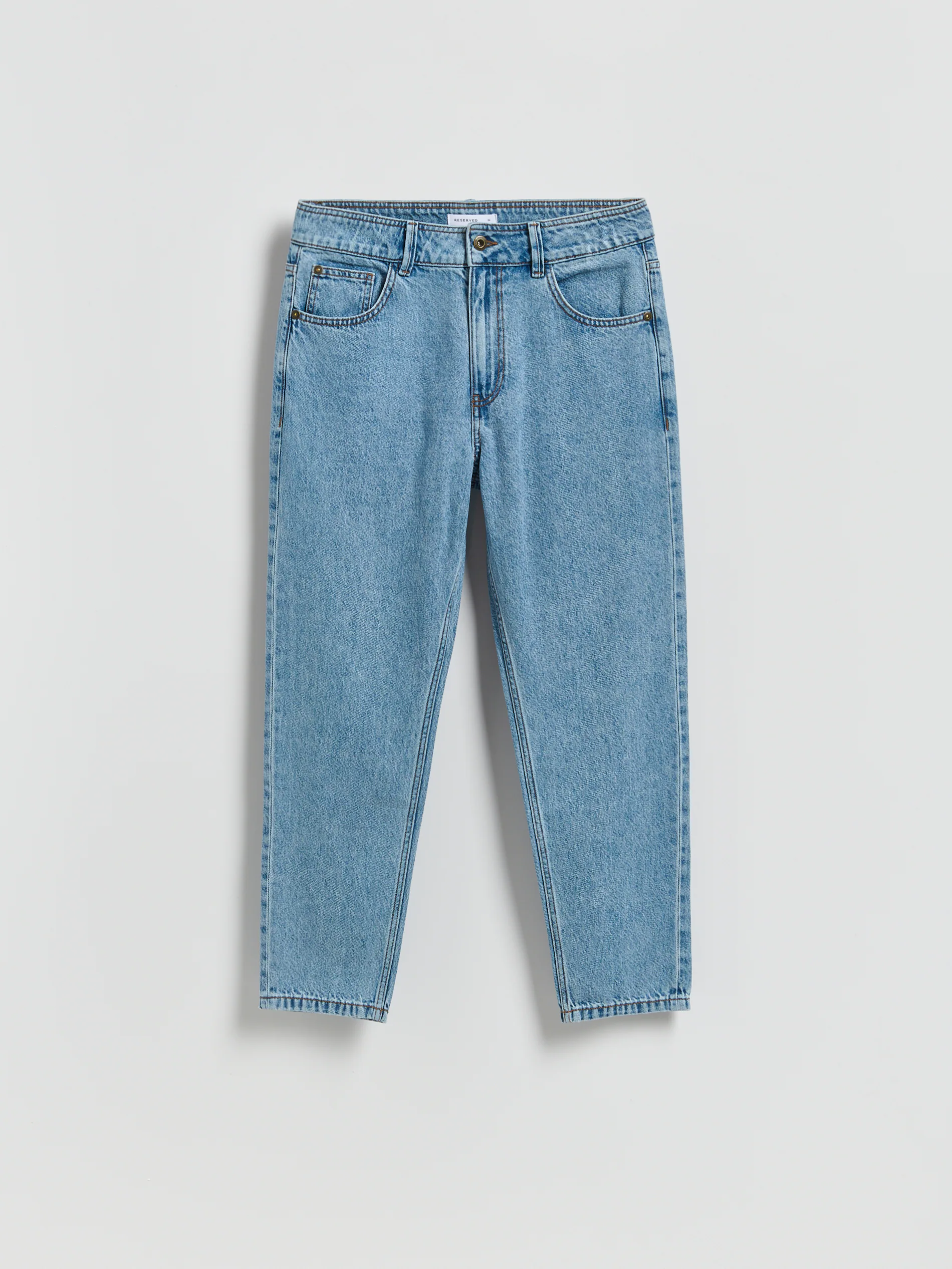 Jeans im Carrot-Fit mit Wascheffekt