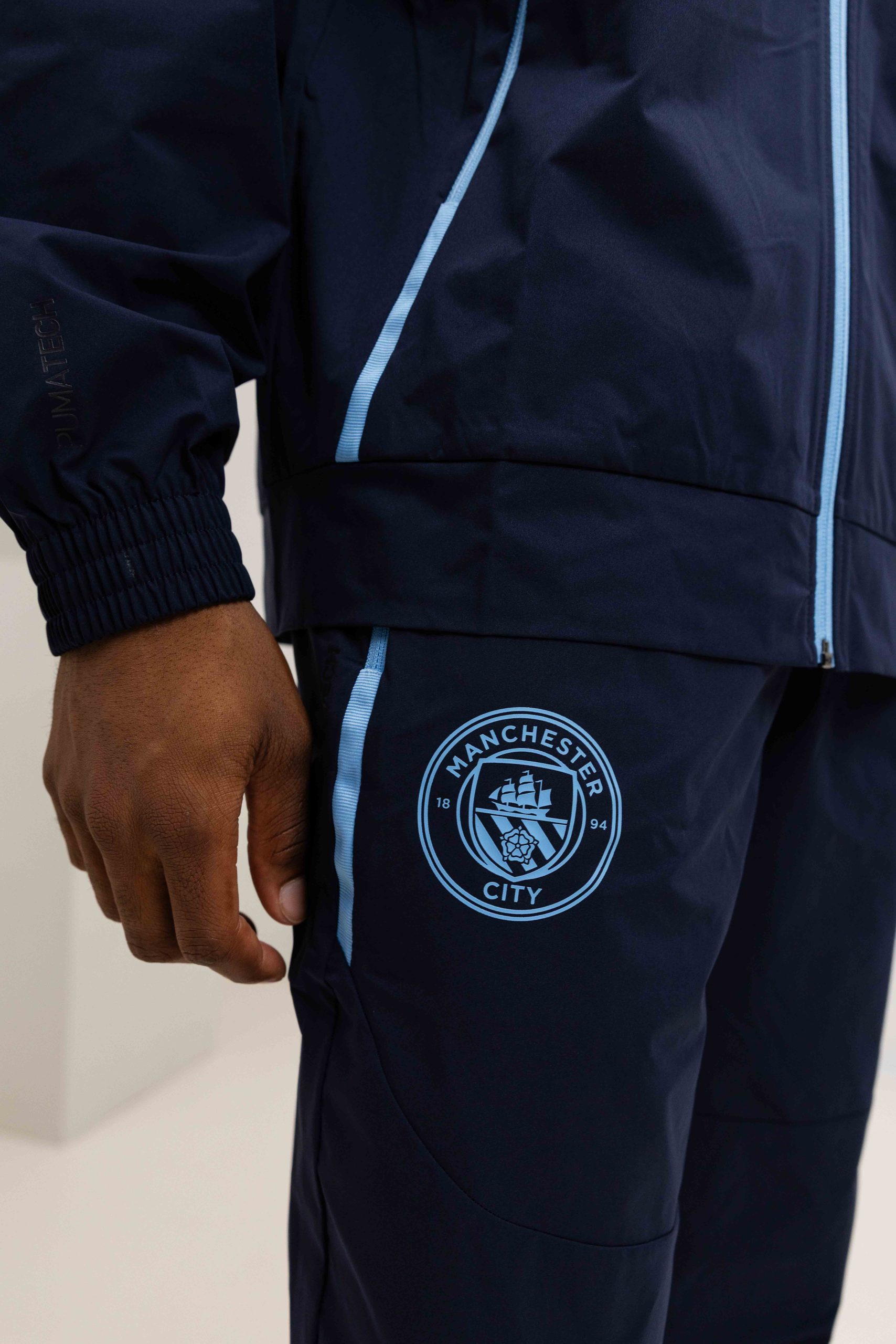 Manchester City Tech Woven Trainingspak Senior 2025/2026 Donkerblauw
