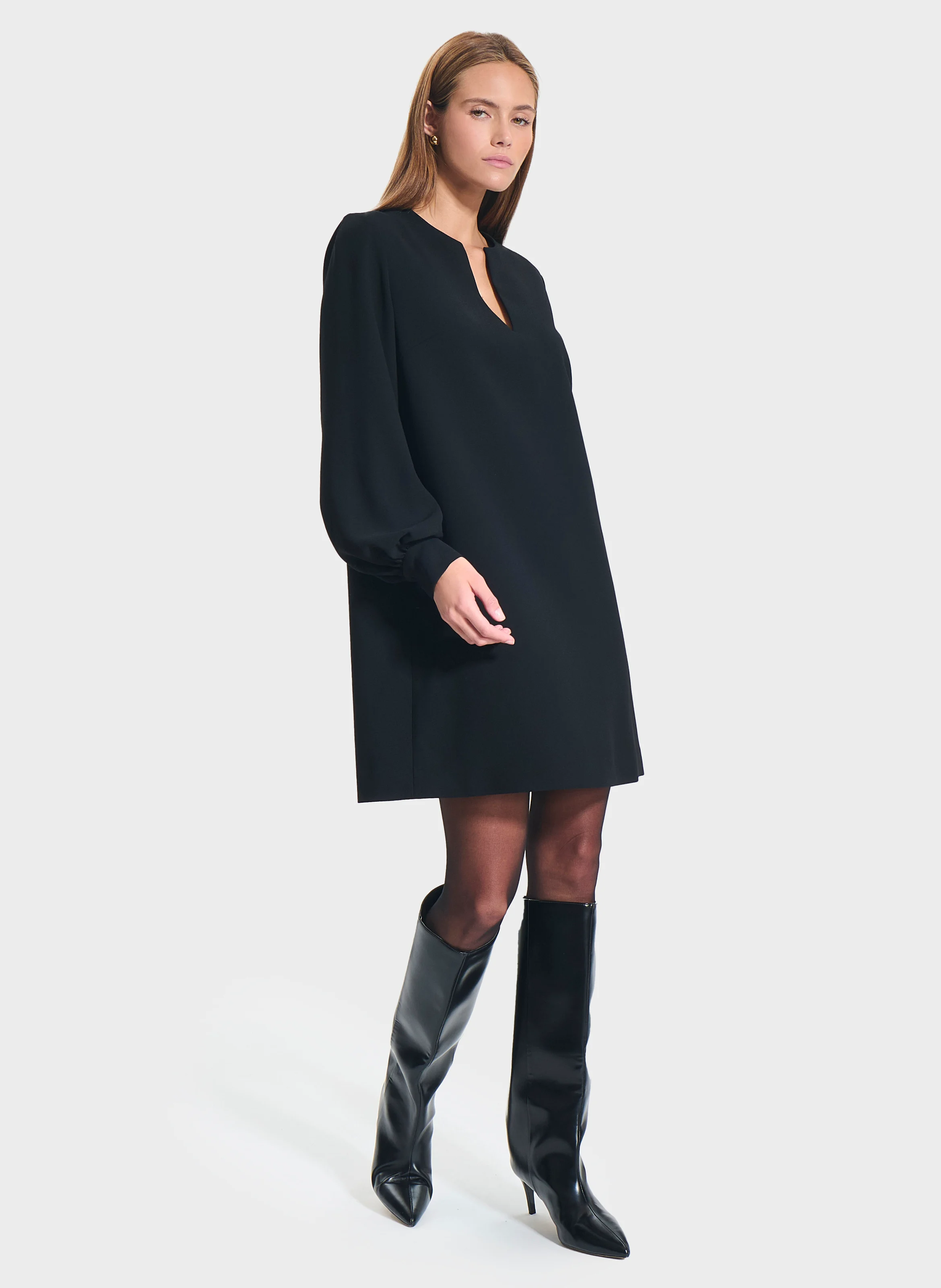 RHEALA - Robe courte col V | Noir