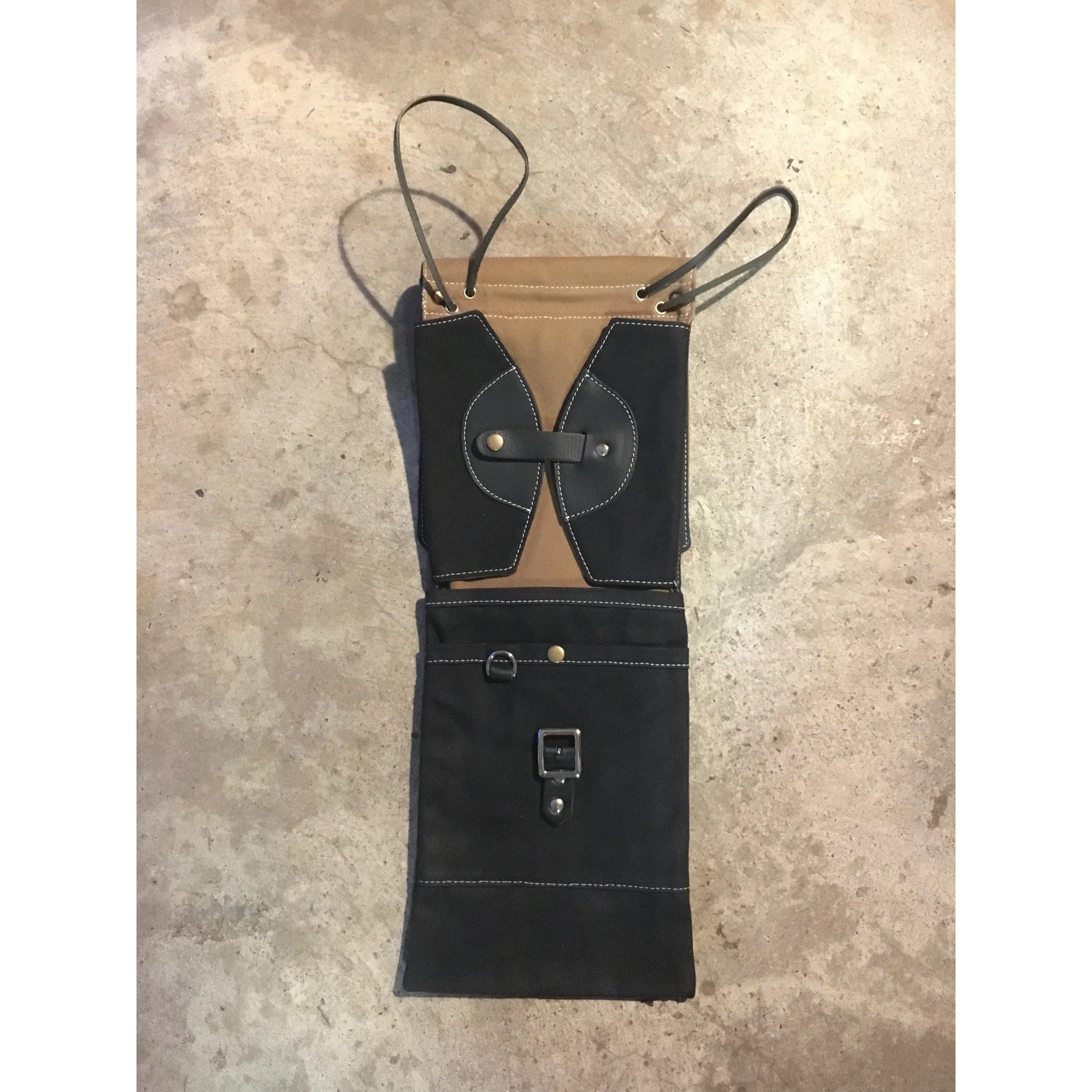 Tackle Waxed Canvas Compact Black drumstokkentas