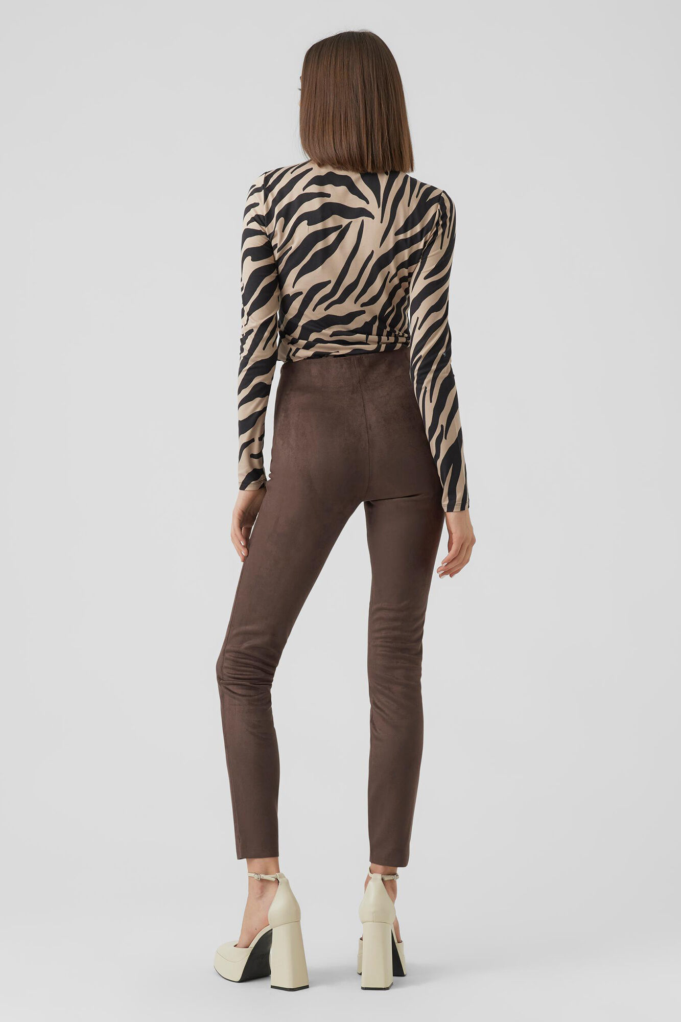 Calça legging em camurça sintética - Marrom escuro