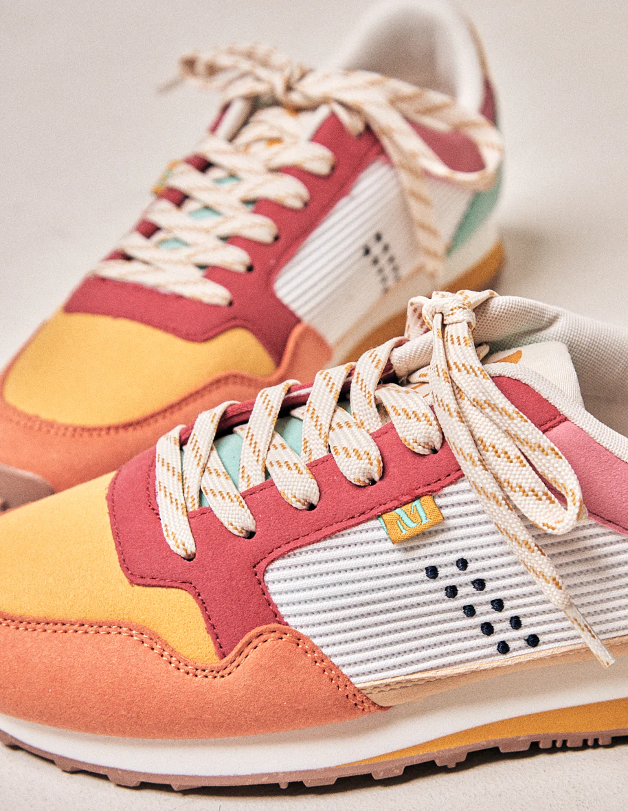 Baskets basses Gabrielle - Suède vegan et mesh orange moutarde rouge