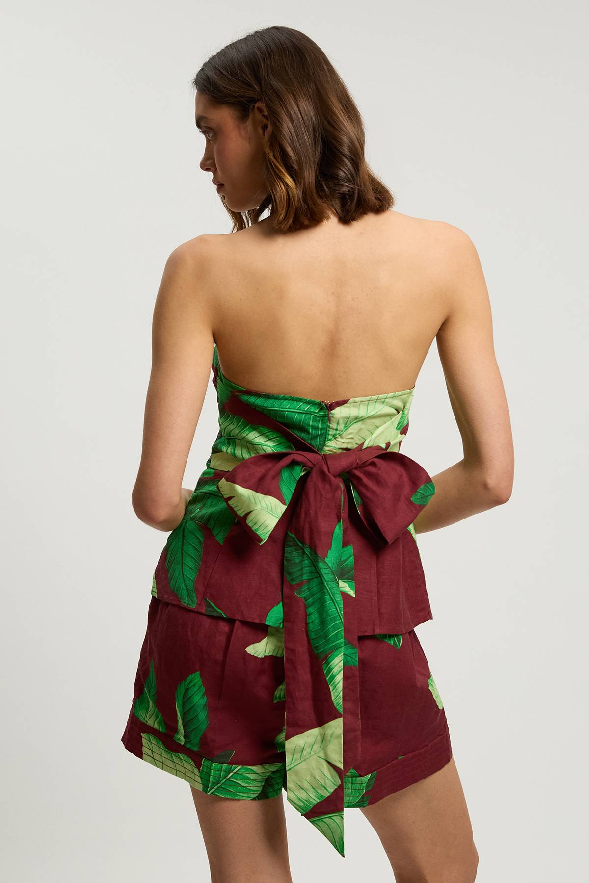 KarenMillen Short Tissé En Viscose Lin Motif Palmiers