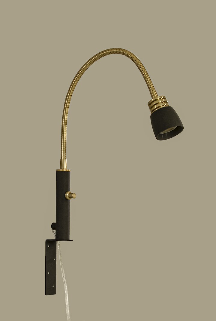 Eketorp seng/reol lampe Svart/matt messing LED lys