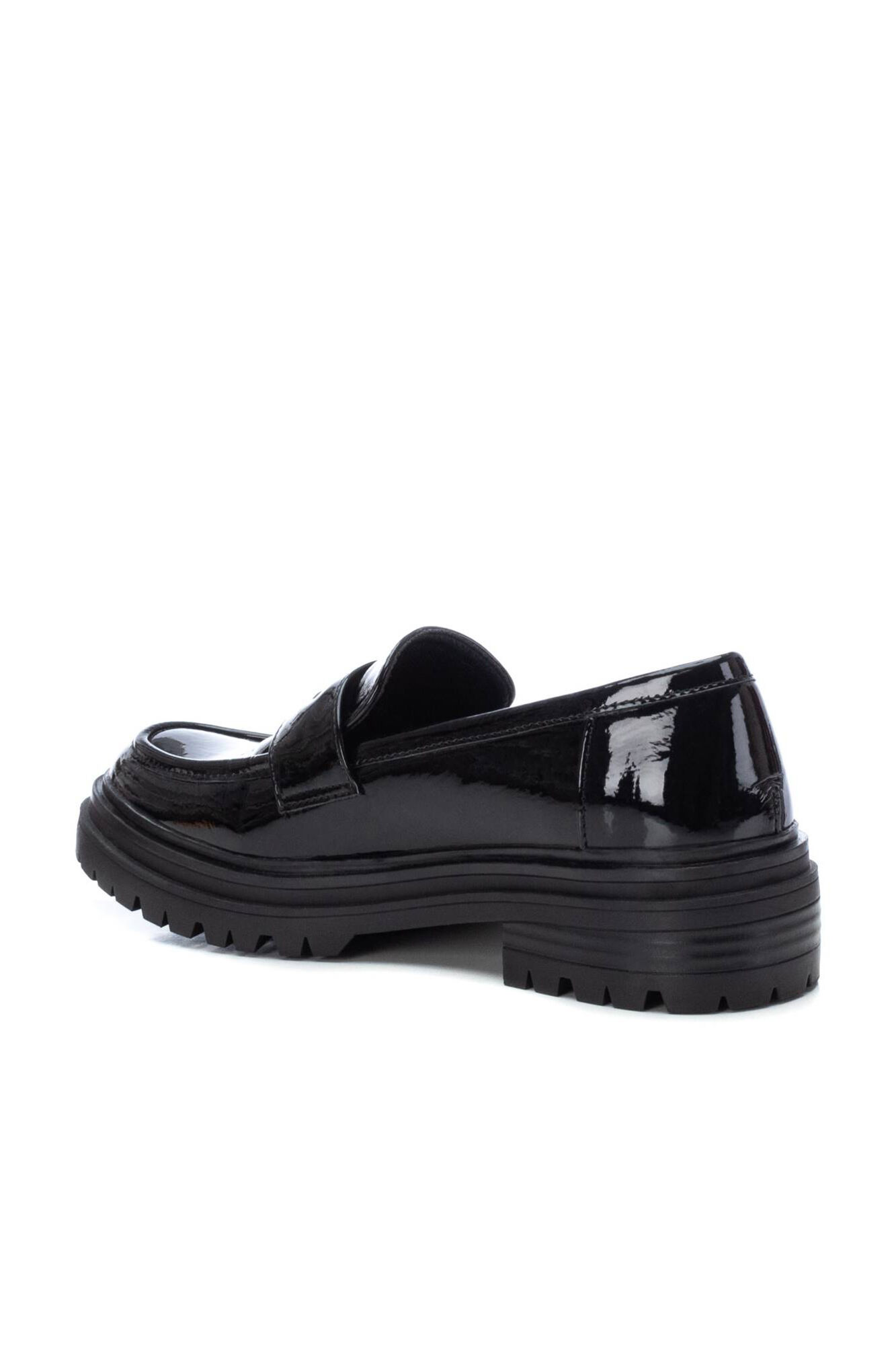 Mocassins femininos de verniz preto