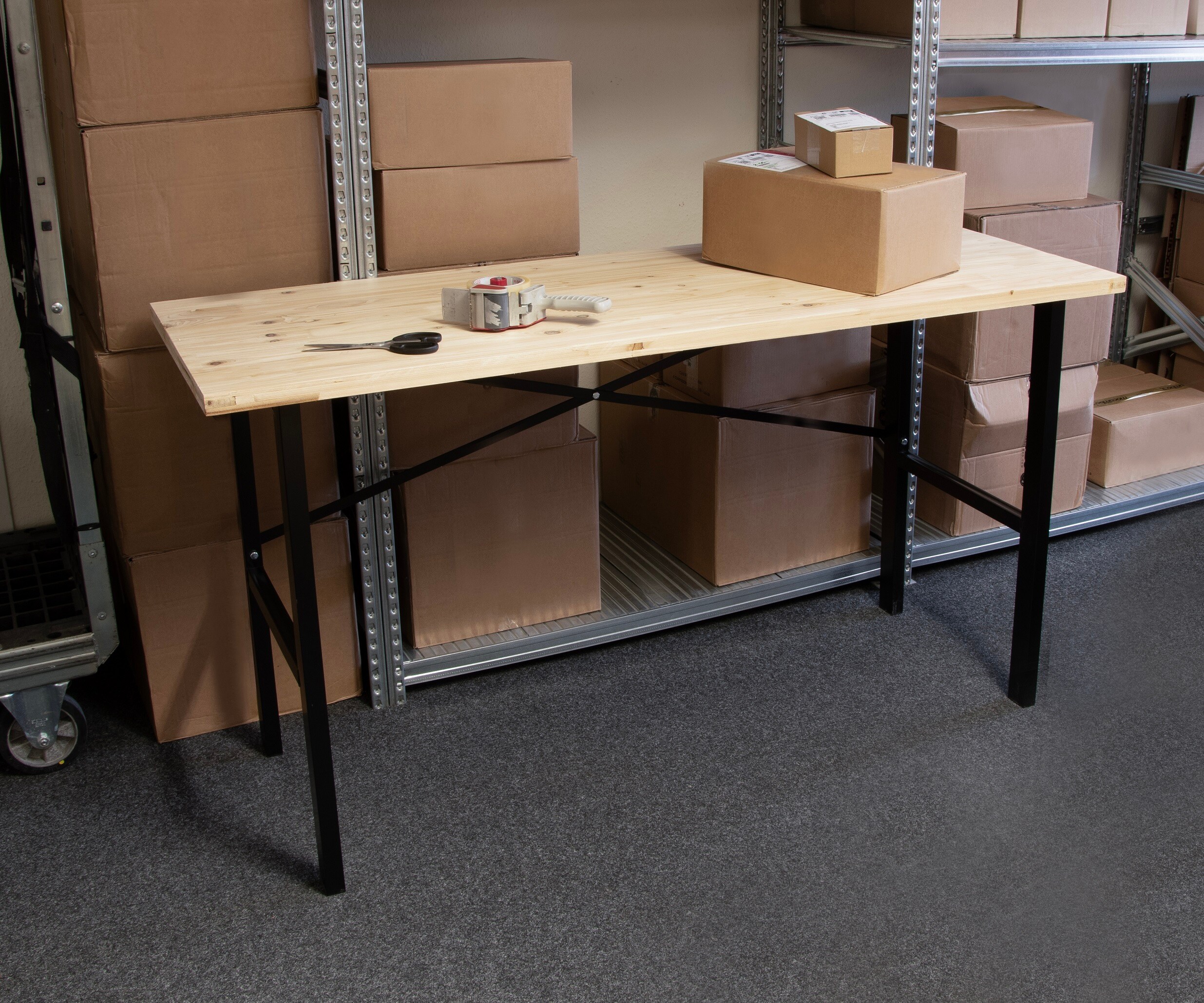 Werkbank mit FSC Holz-Arbeitsplatte