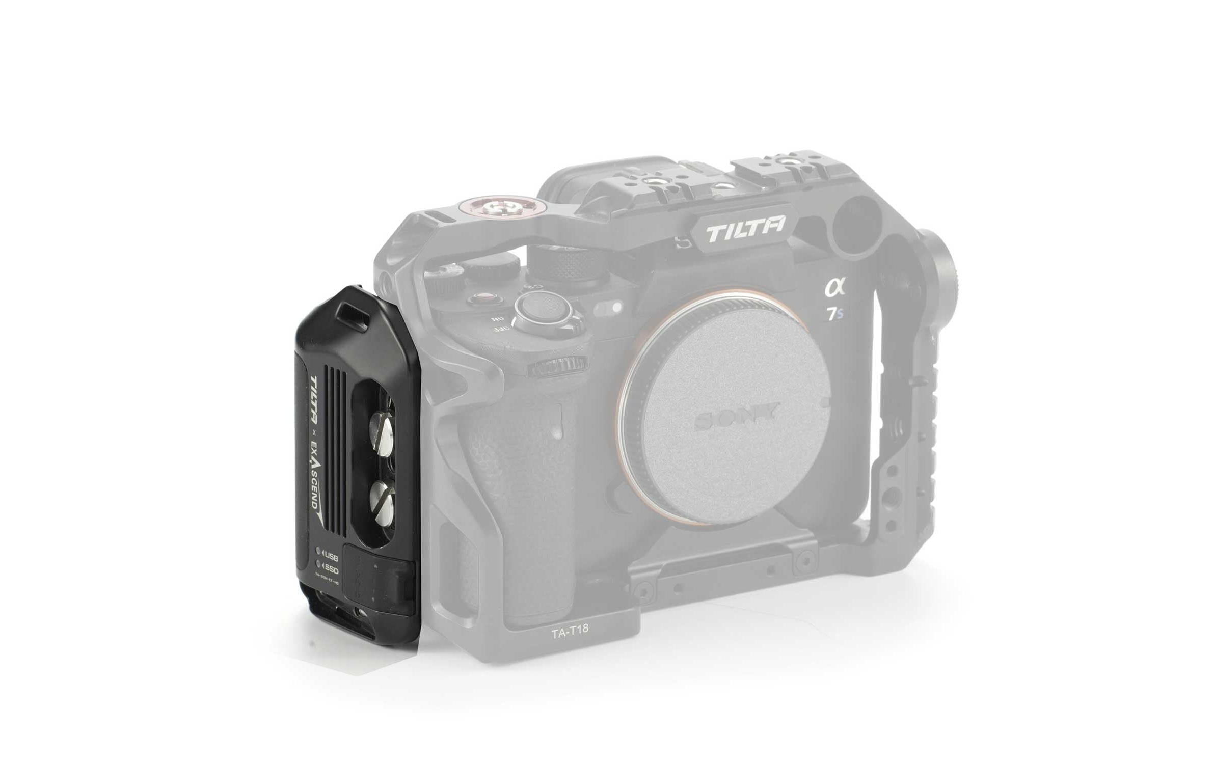 CFexpress Type A to M.2 Side Storage Handle<br>Ermöglicht die Verwendung einer leistungsstarken 512 GB SSD anstelle einer CFexpress Typ A Karte