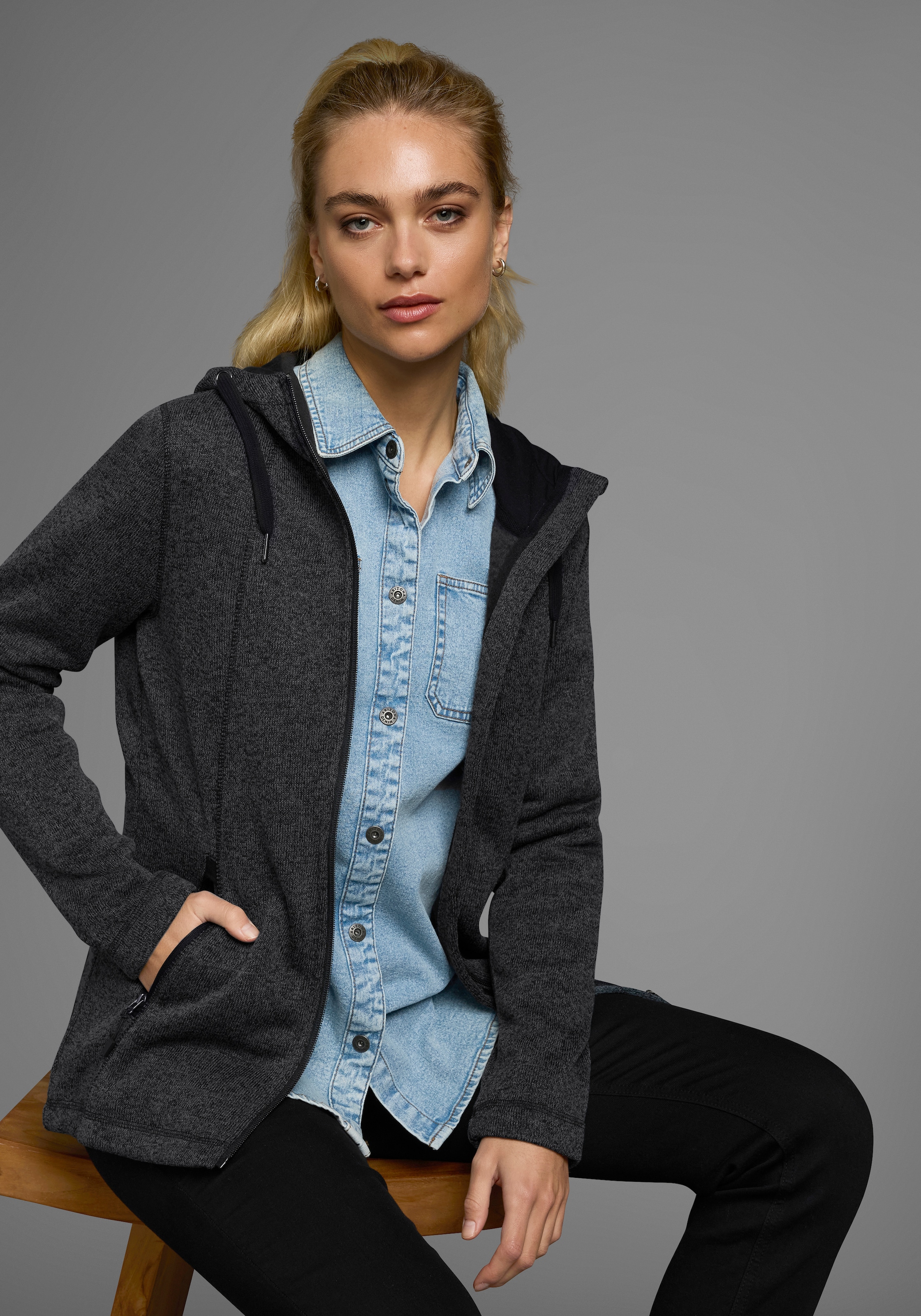 Polarino Strickfleecejacke mit Kapuze für kalte Tage,  aus Strickfleece,  sportlicher Stil