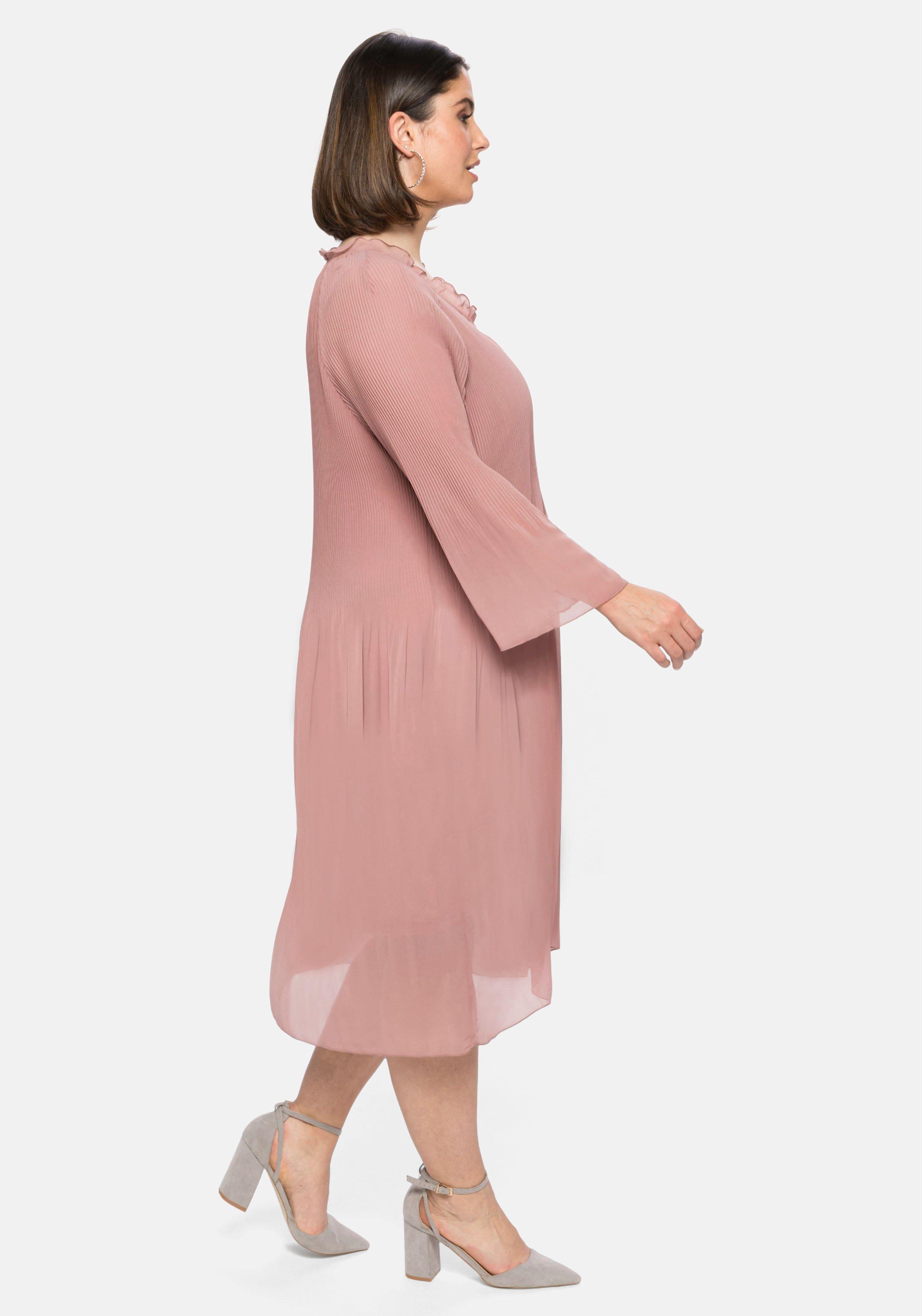 Fein plissiertes Chiffonkleid mit Unterkleid