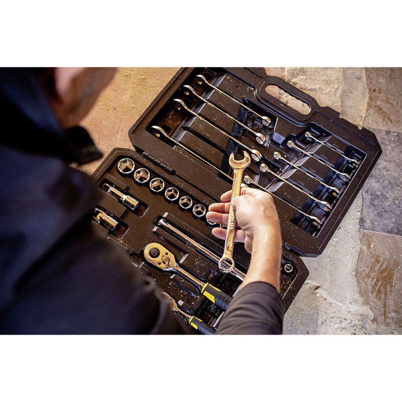 Clés à cliquet, à douille et mixtes 72 dents avec accessoires Stanley - Coffret de 41 pièces