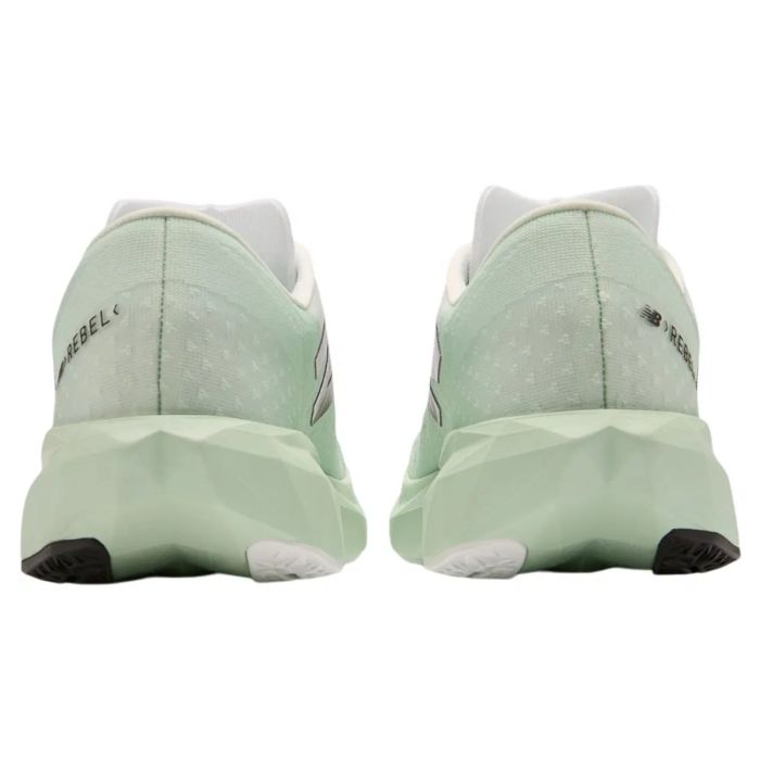 New Balance Dame Løbesko FuelCell Rebel V4 Hvid