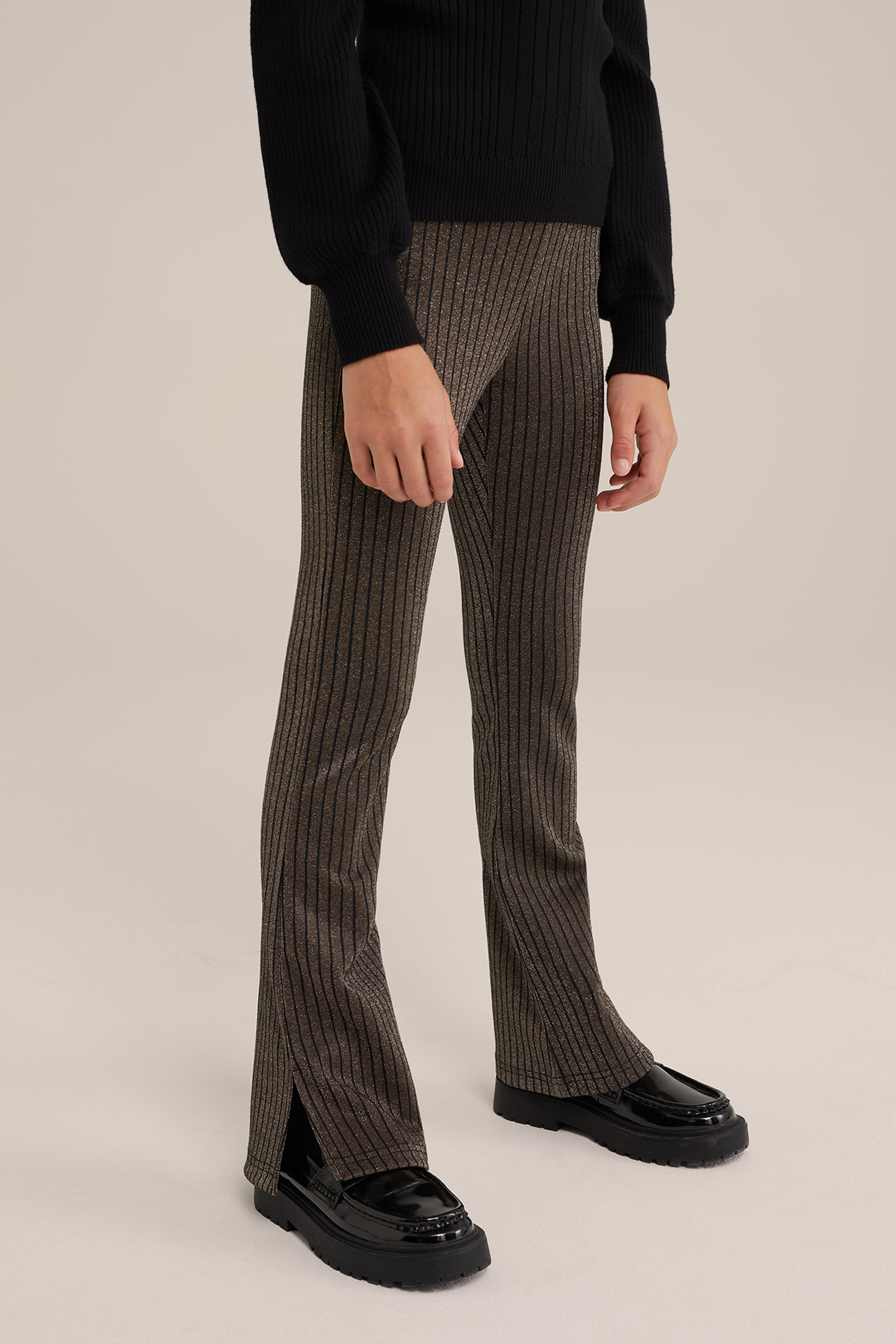 Meisjes flared legging met glittergaren WE Fashion Goud