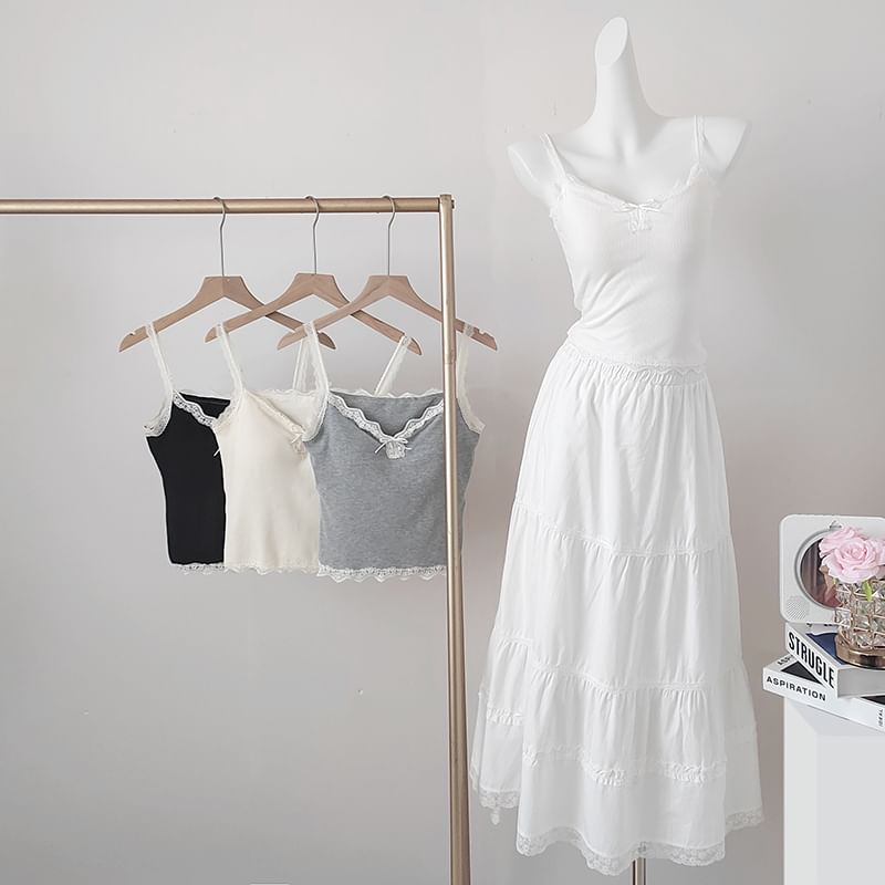 Dute - V-hals camisole top met kanten rand en vulling