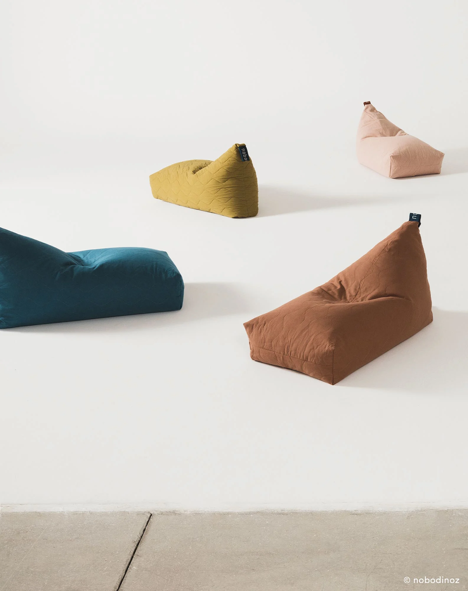 Pouf long matelassé en coton bio lavé - taille enfant - l1n0 | Vert