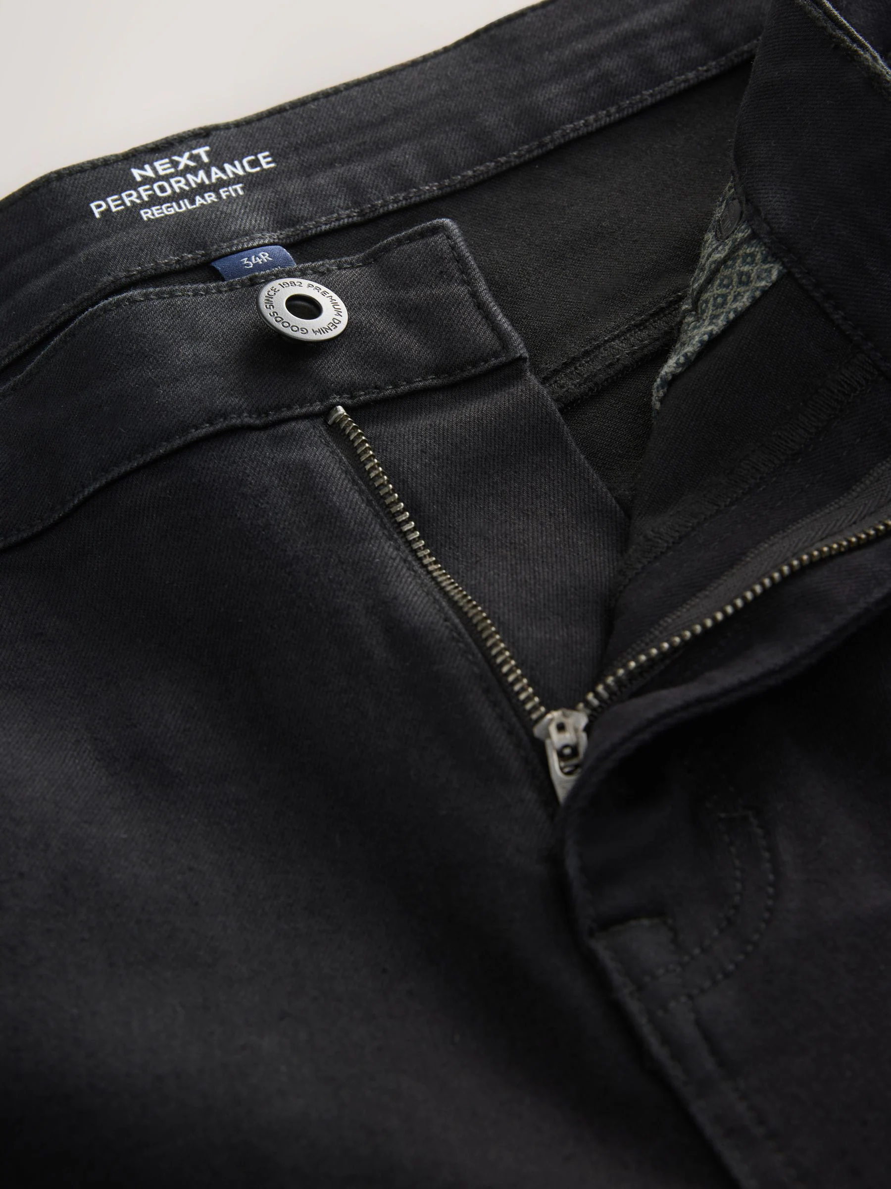 Zwart - Standaard toelopende pasvorm - Motionflex jeans