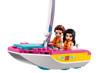 LEGO Boscamper en zeilboot (41681)
