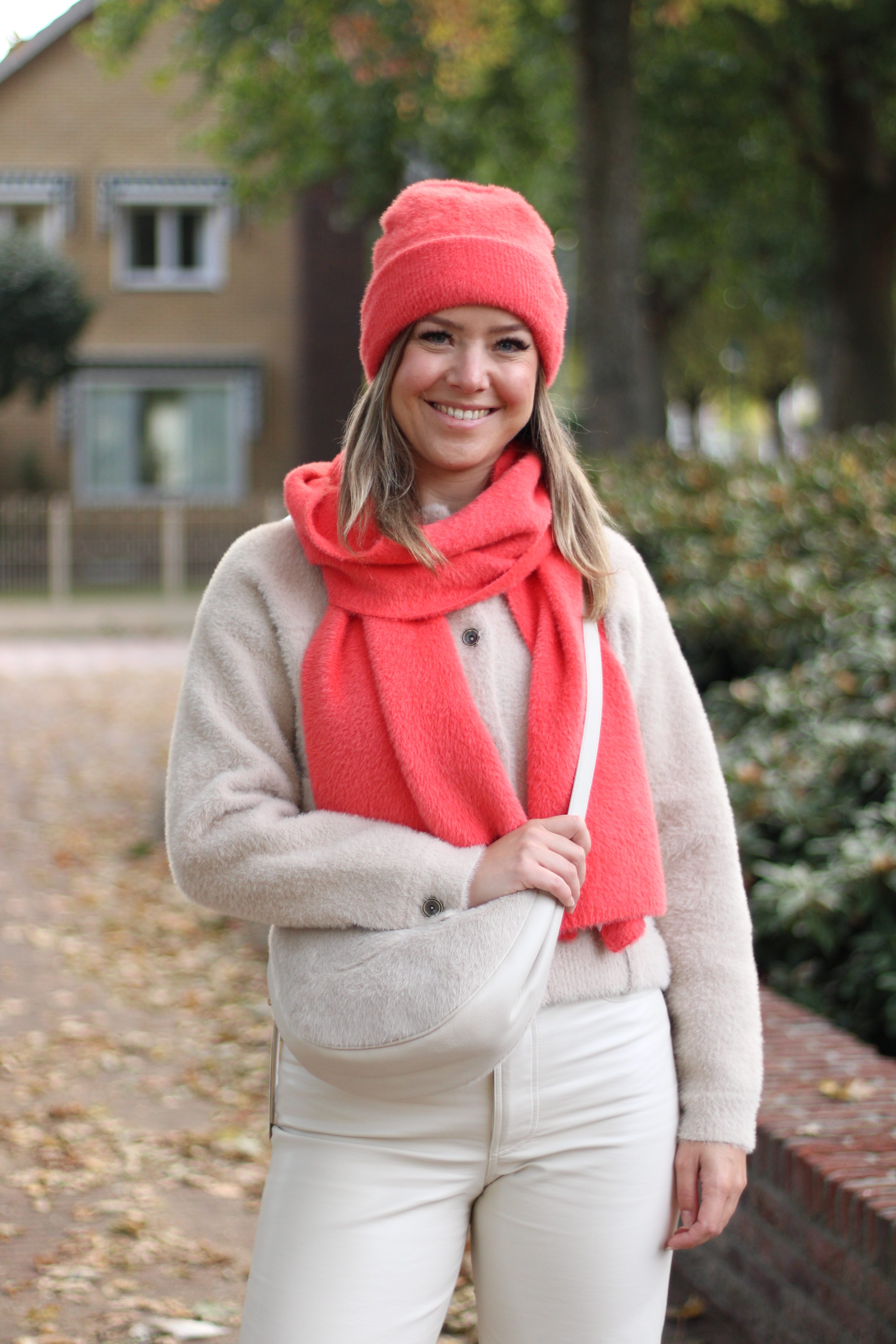Rino & Pelle - Nadine Knitted Beanie - Bright Coral