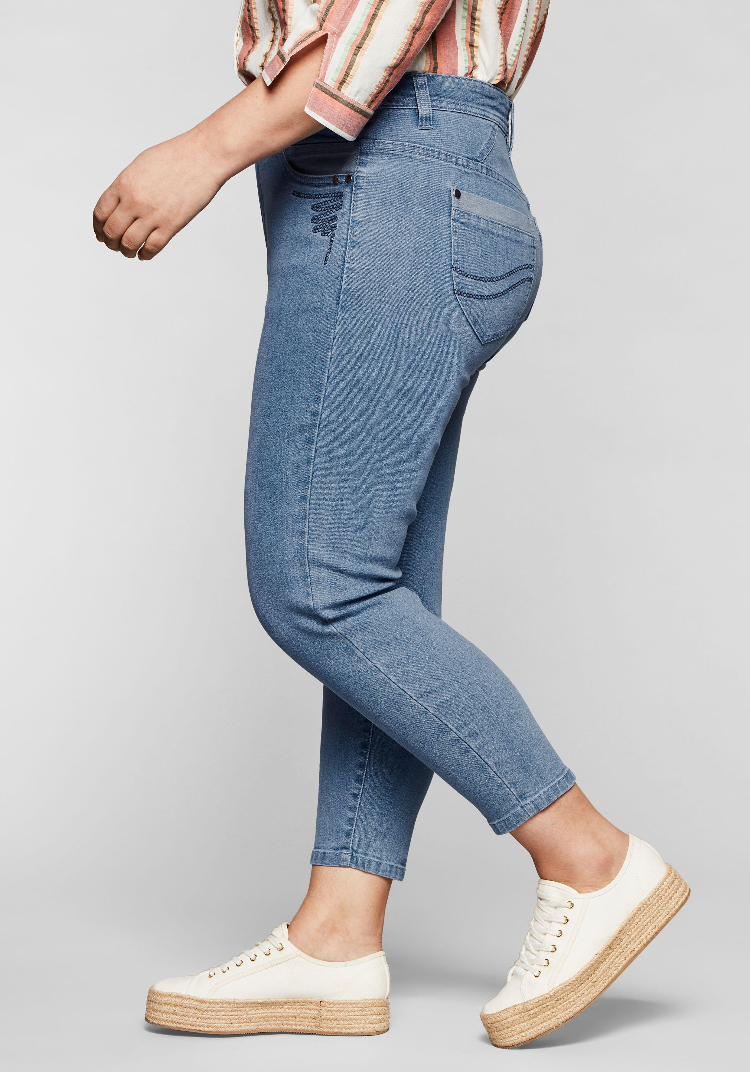 Skinny Jeans in 7/8-Länge, mit Stickerei vorn