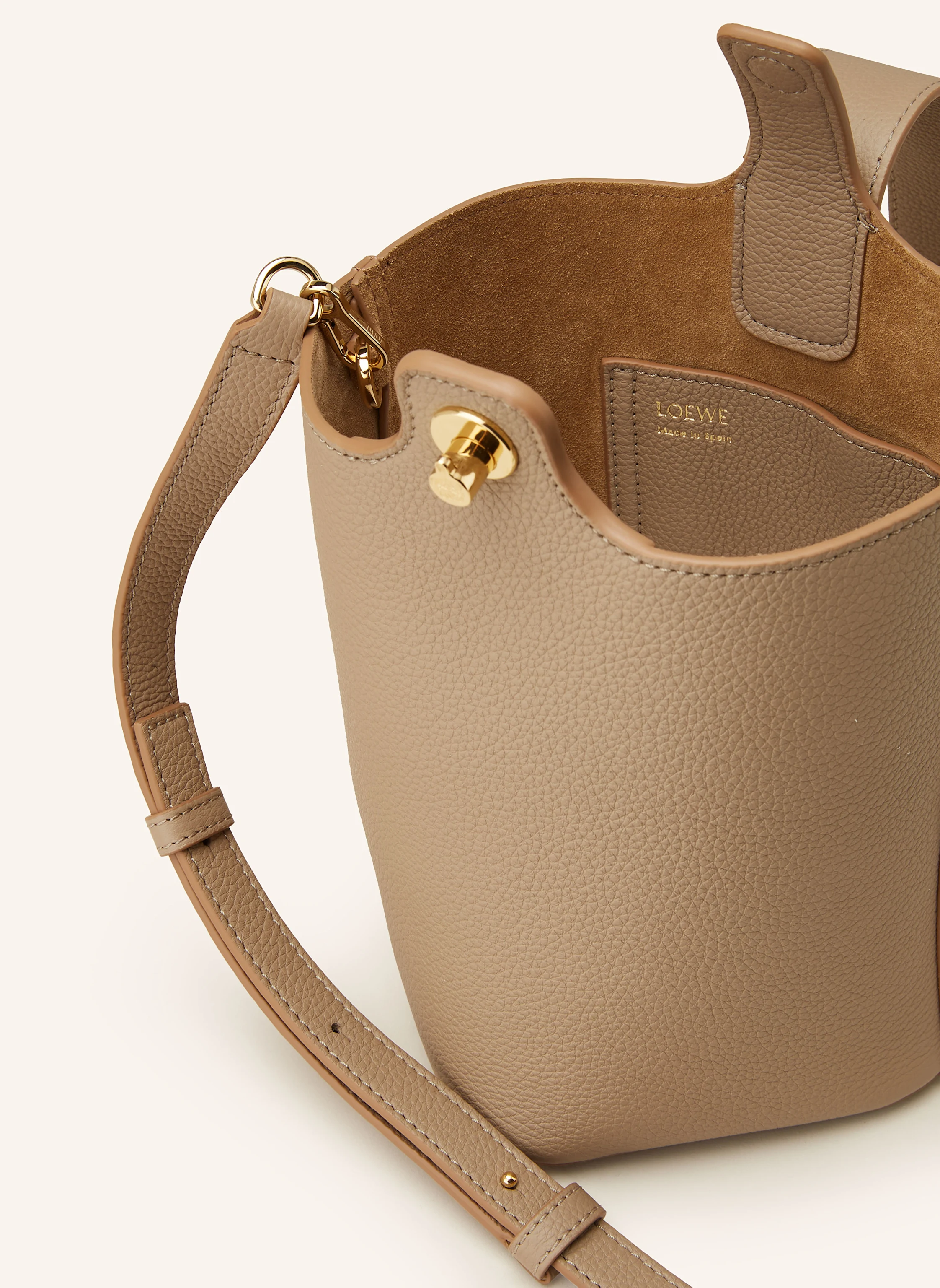 LOEWE Umhängetasche PEBBLE