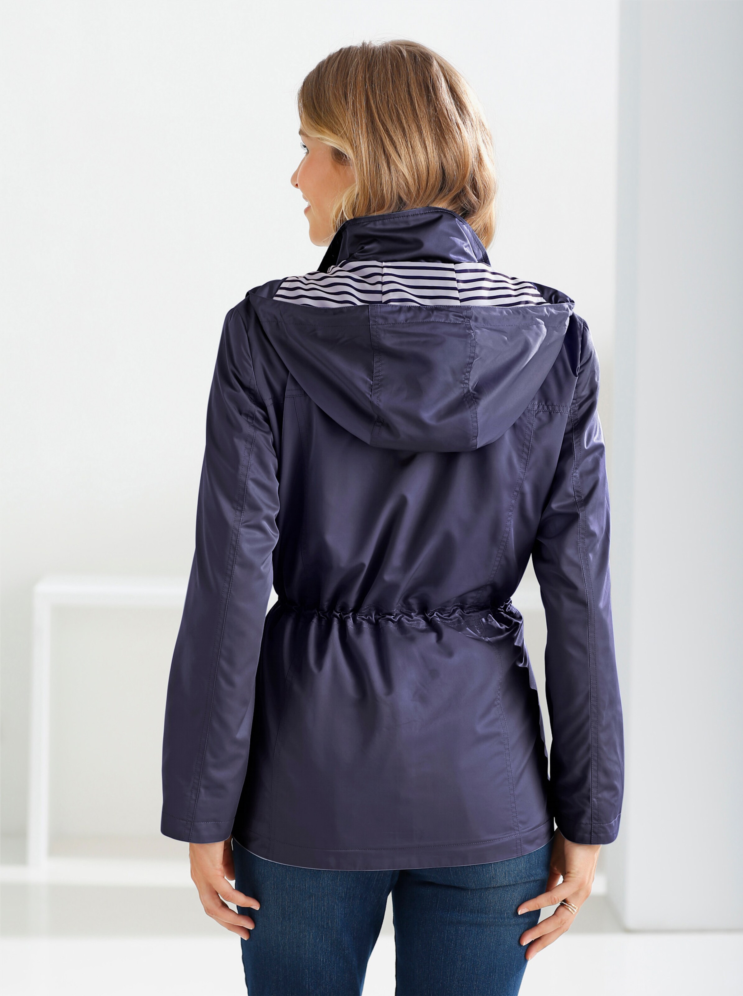 Jacke mit gestreiftem Futter