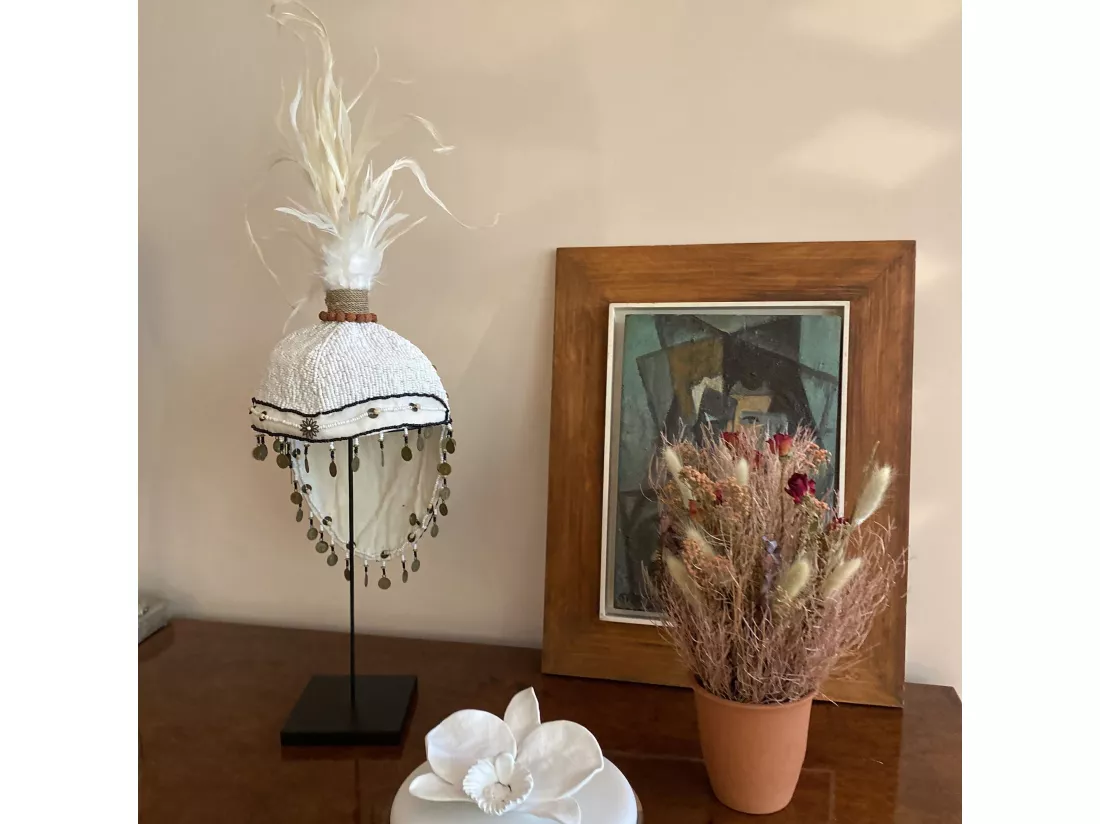 Now's Home - Coiffe Traditionnelle Brodee De Perles Et De Plumes O18x70 Cm Sanath