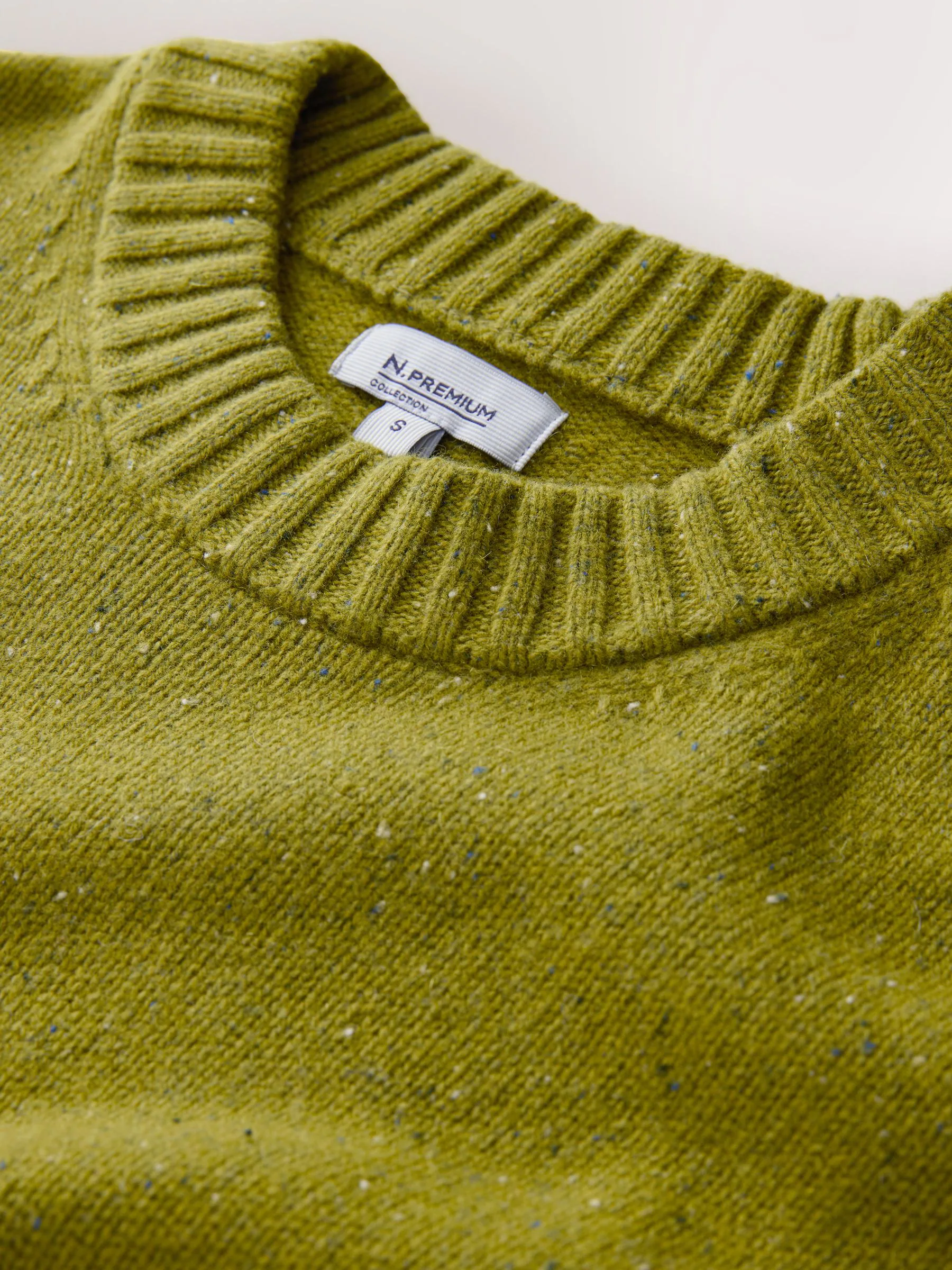 Olijfgroen - 100% merinowol N. Premium neppy trui