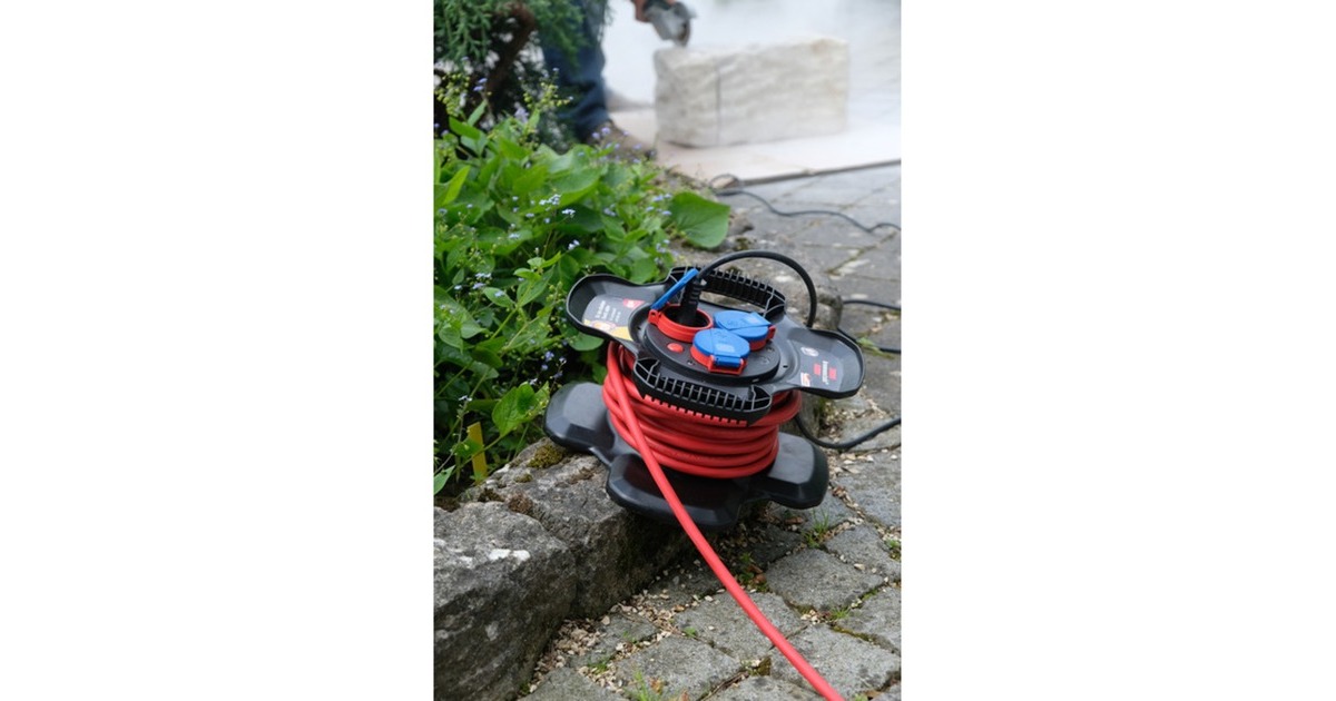 BrennenstuhlKabelhaspel X-Gum IP44 10 meter  (Zwart/rood, 3x geaard)