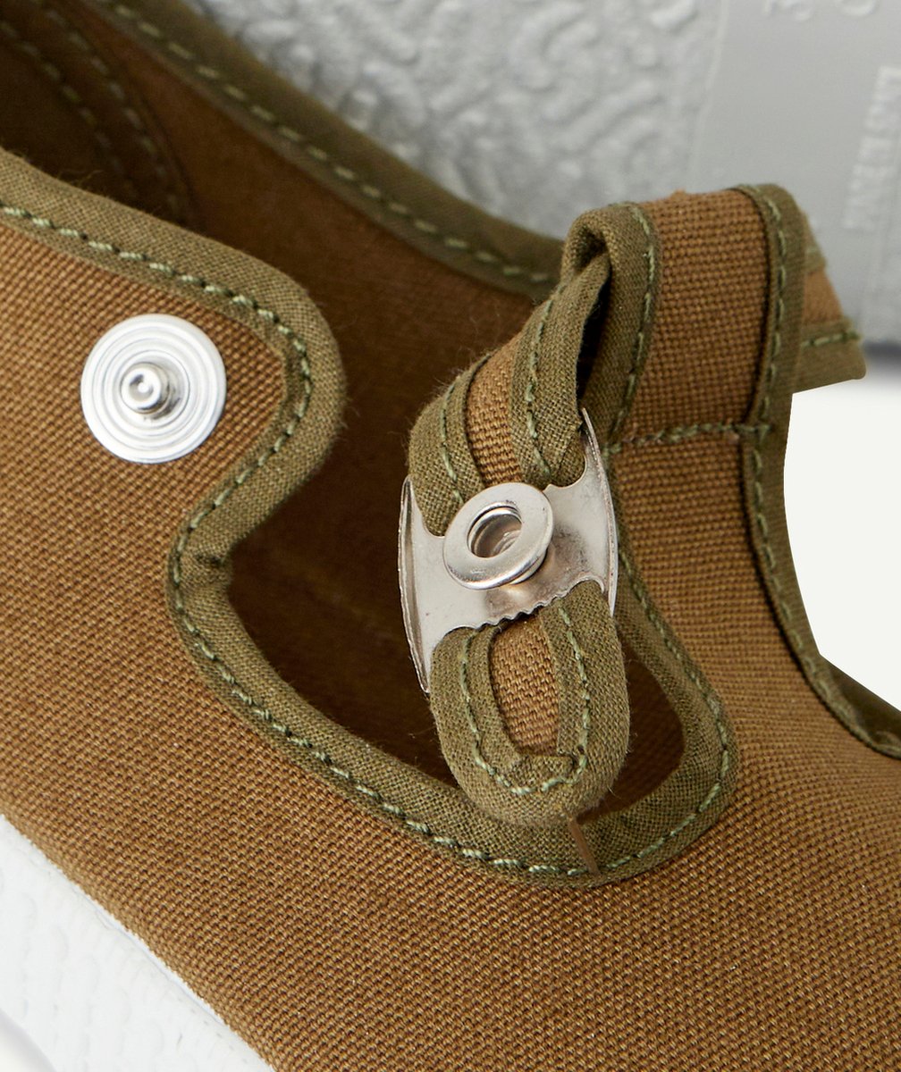 CIENTABASKETS EN TOILE OUVERTES KAKI