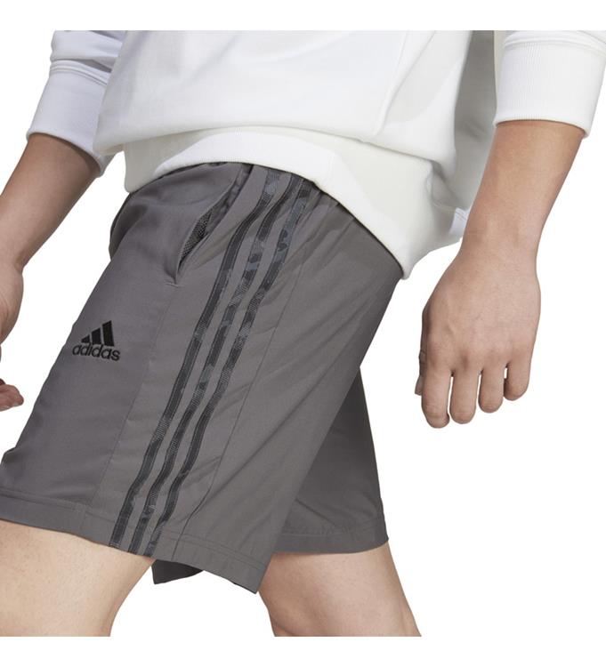 adidas Men Essentials Chelsea Short