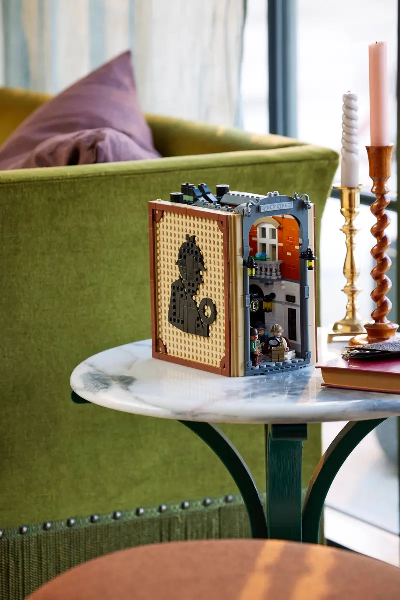 (1359-tlg. Set) Icons Klemmbausteine Home Deko Modell Bausatz für Erwachsene (10351) Lizenziert - Sherlock Holmes Bücherstütze