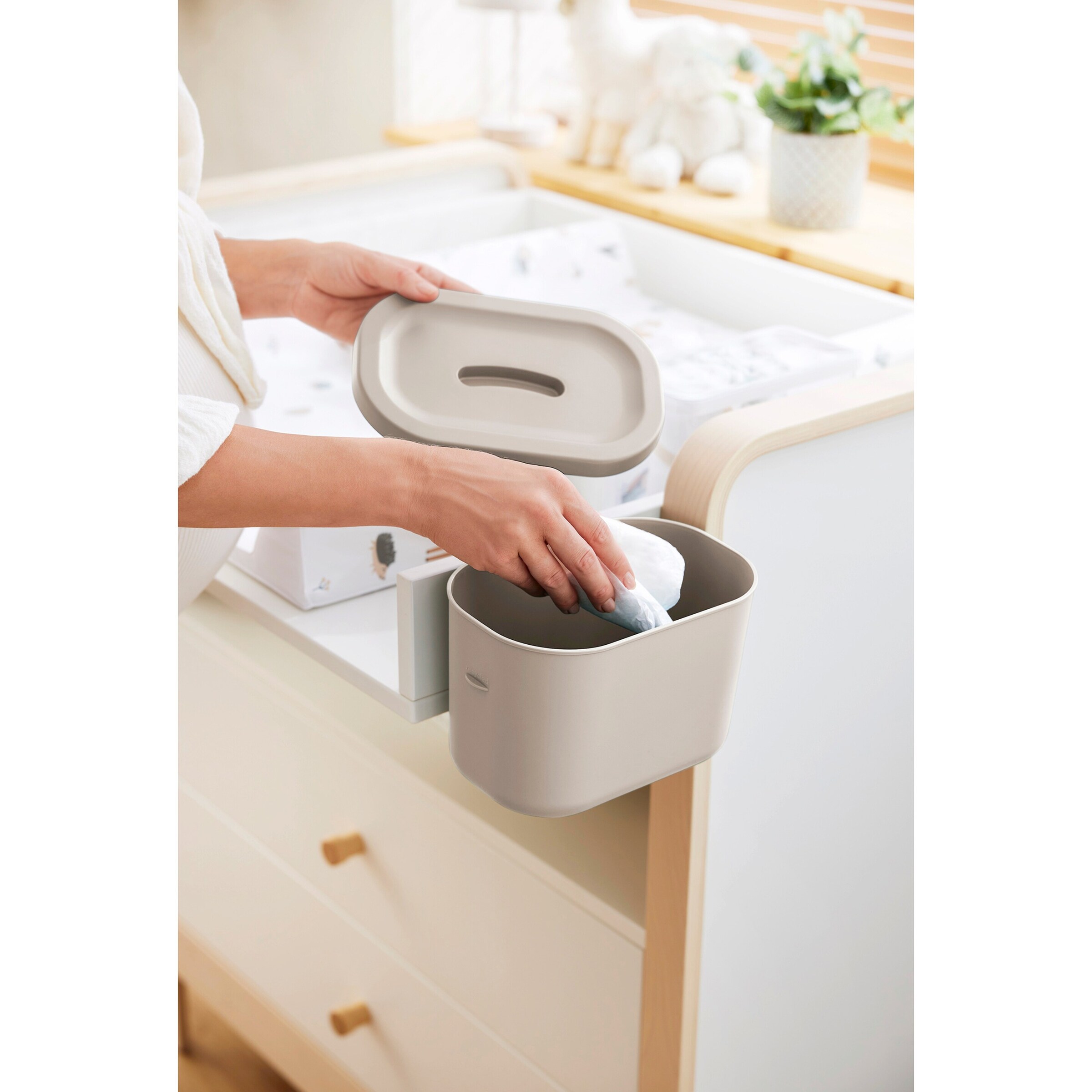 Rotho Babydesign Wickeltisch-Organizer KAYO 3,2 l cappuccino