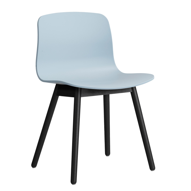 Hay AAC12 stoel zwart gelakt eiken onderstel Slate Blue