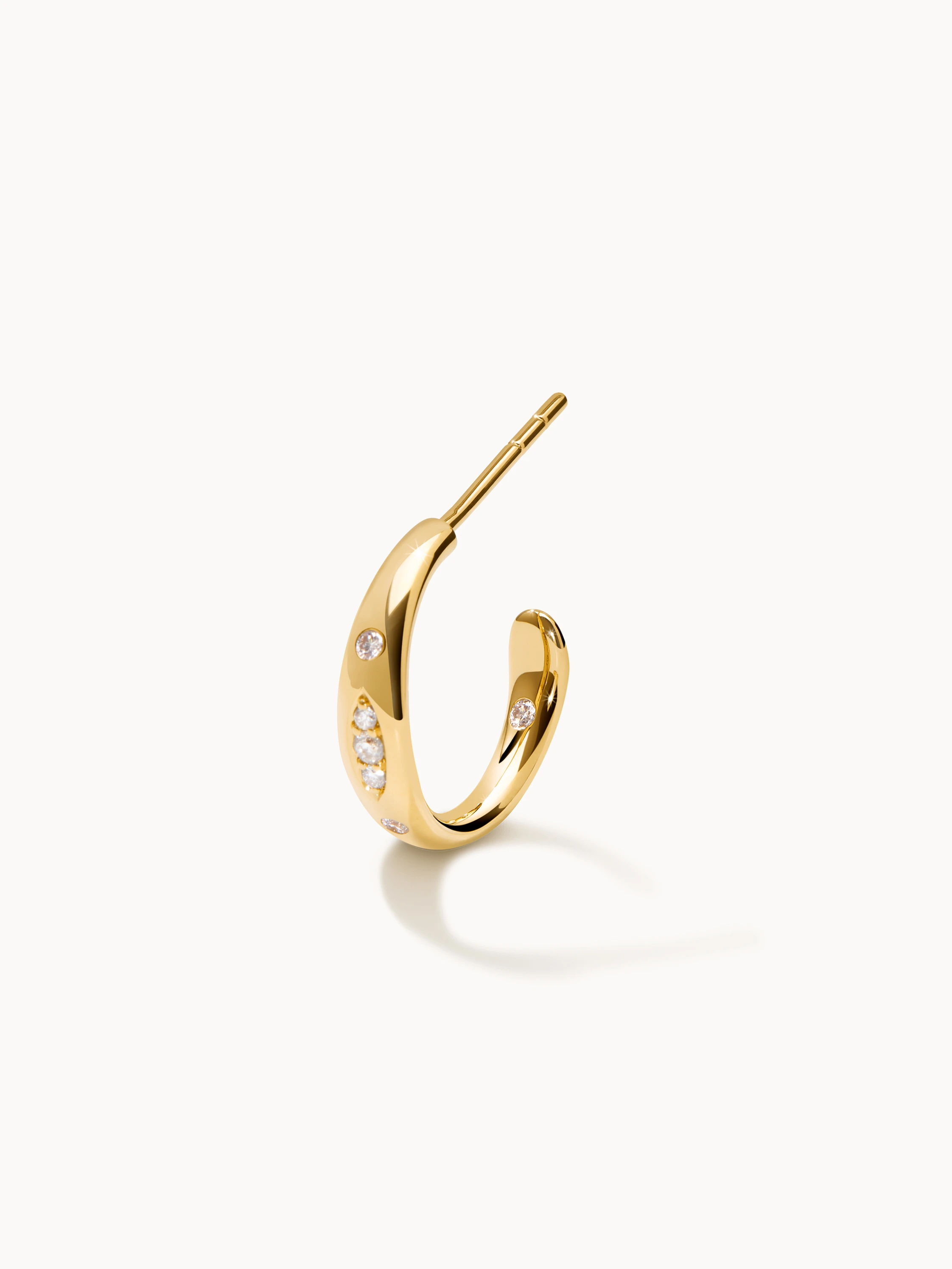 TAMARA COMOLLI Ohrringe OHRRINGE GYPSY HOOP SMALL aus 18 Karat Gelbgold mit Diamant Pavé
