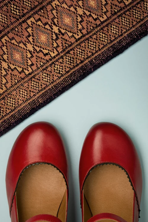 Miz Mooz Fayette Mary Jane Pumps in dieprood