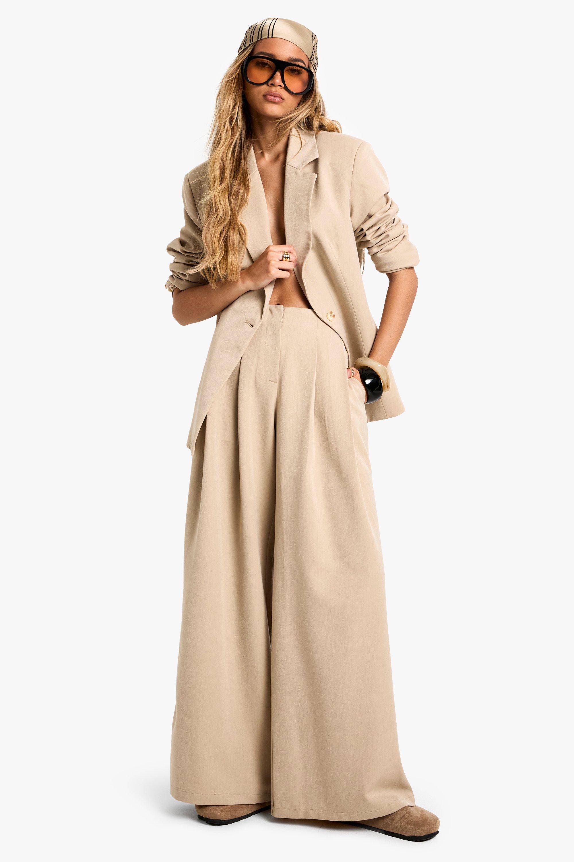 boohoo Pantalon sur mesure plissé taille basse à jambes larges