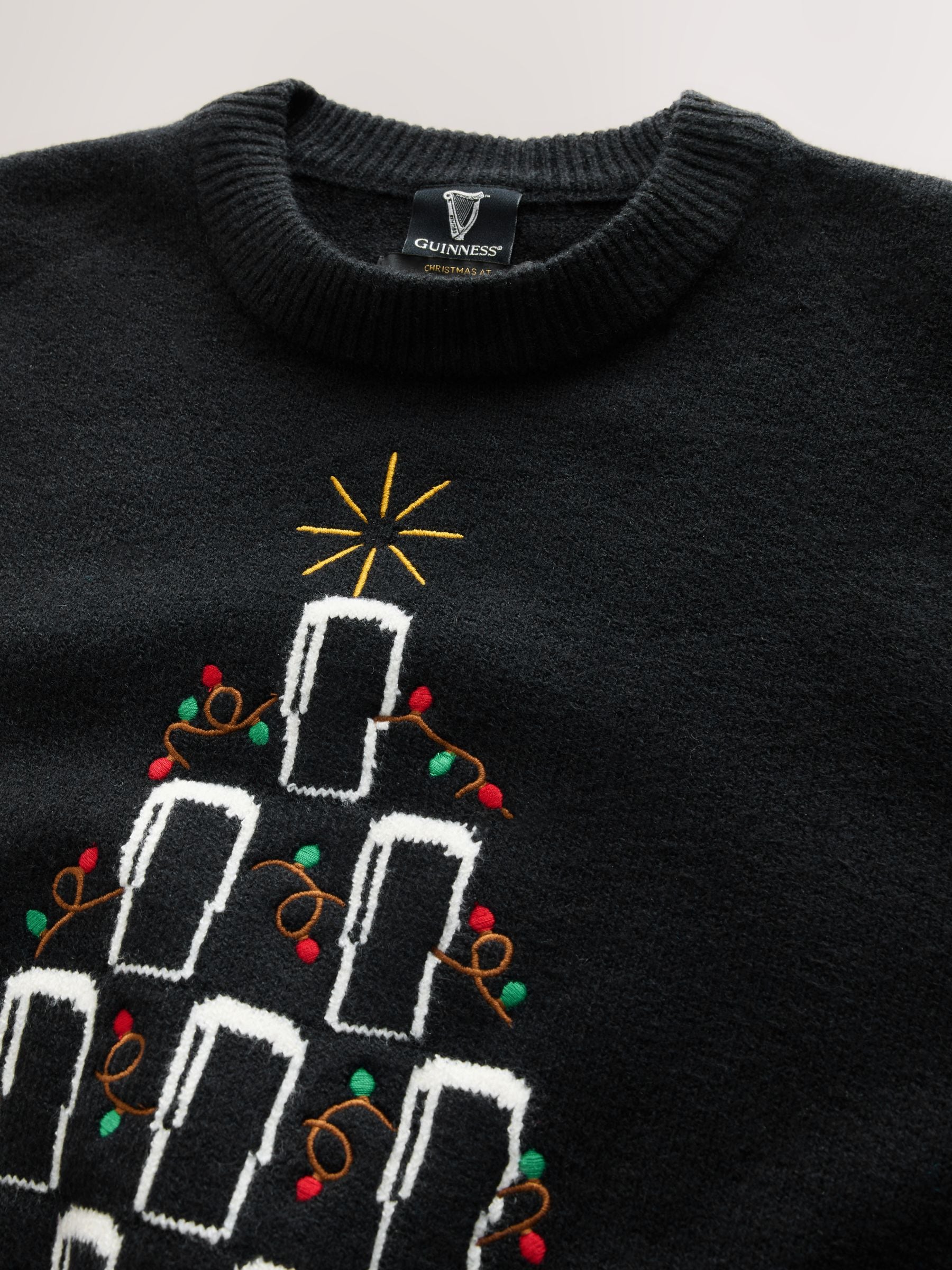 Zwart - Regular fit Guinness Kerstmis trui met wol en Ronde hals