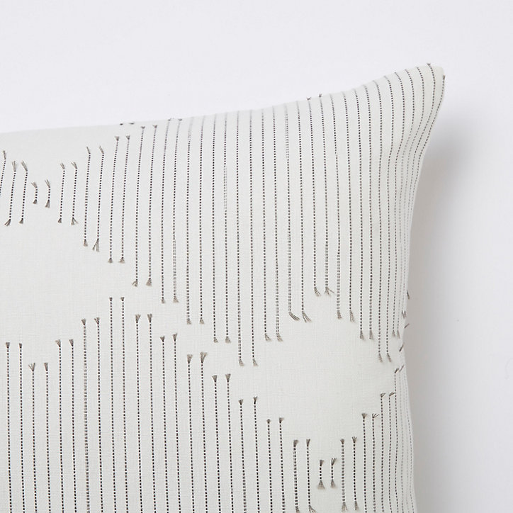 Coussin Beryl noir et blanc 45 x 45 cm