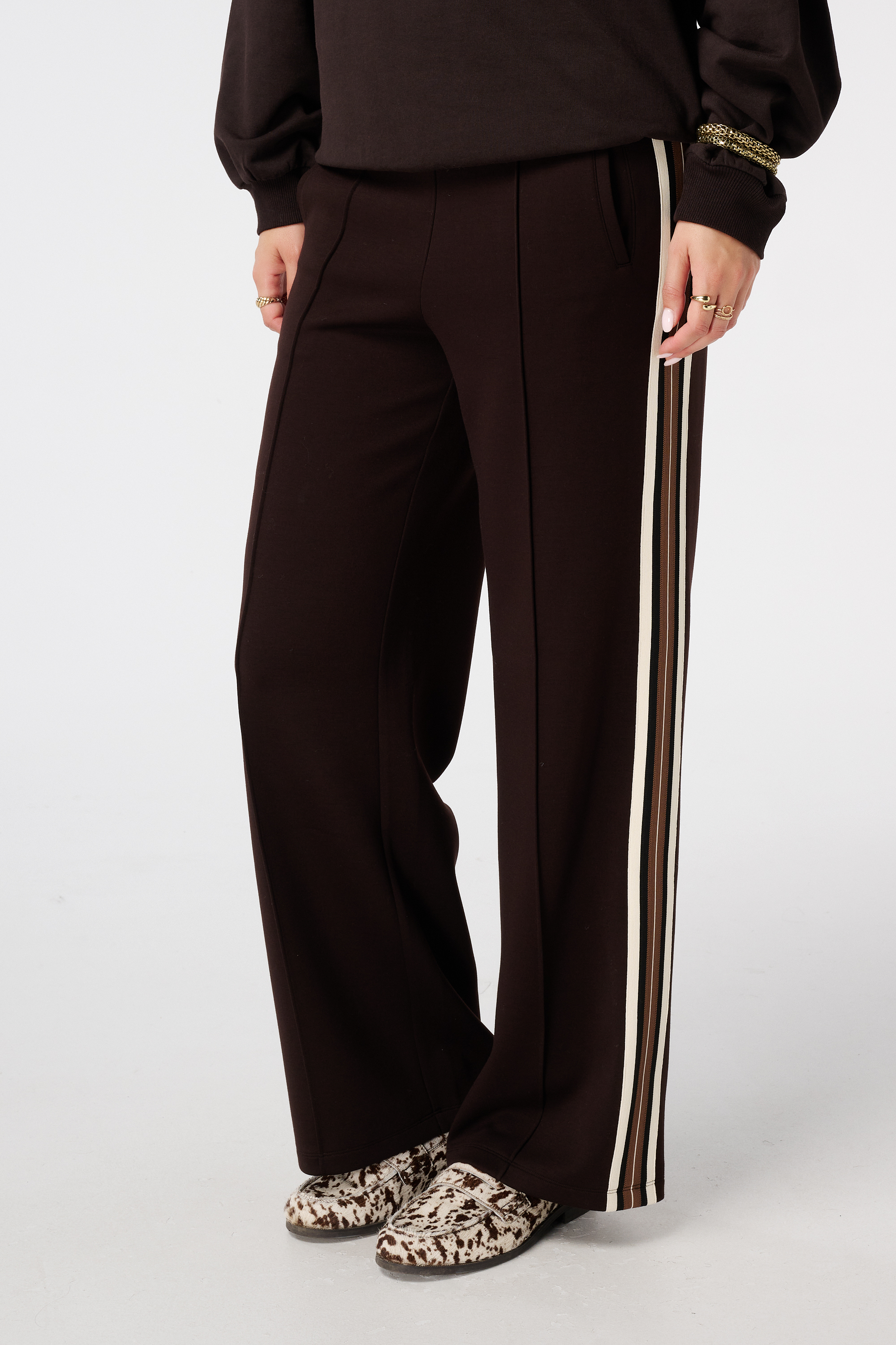wide fit pantalon met bies aan de zijkant Donker bruin