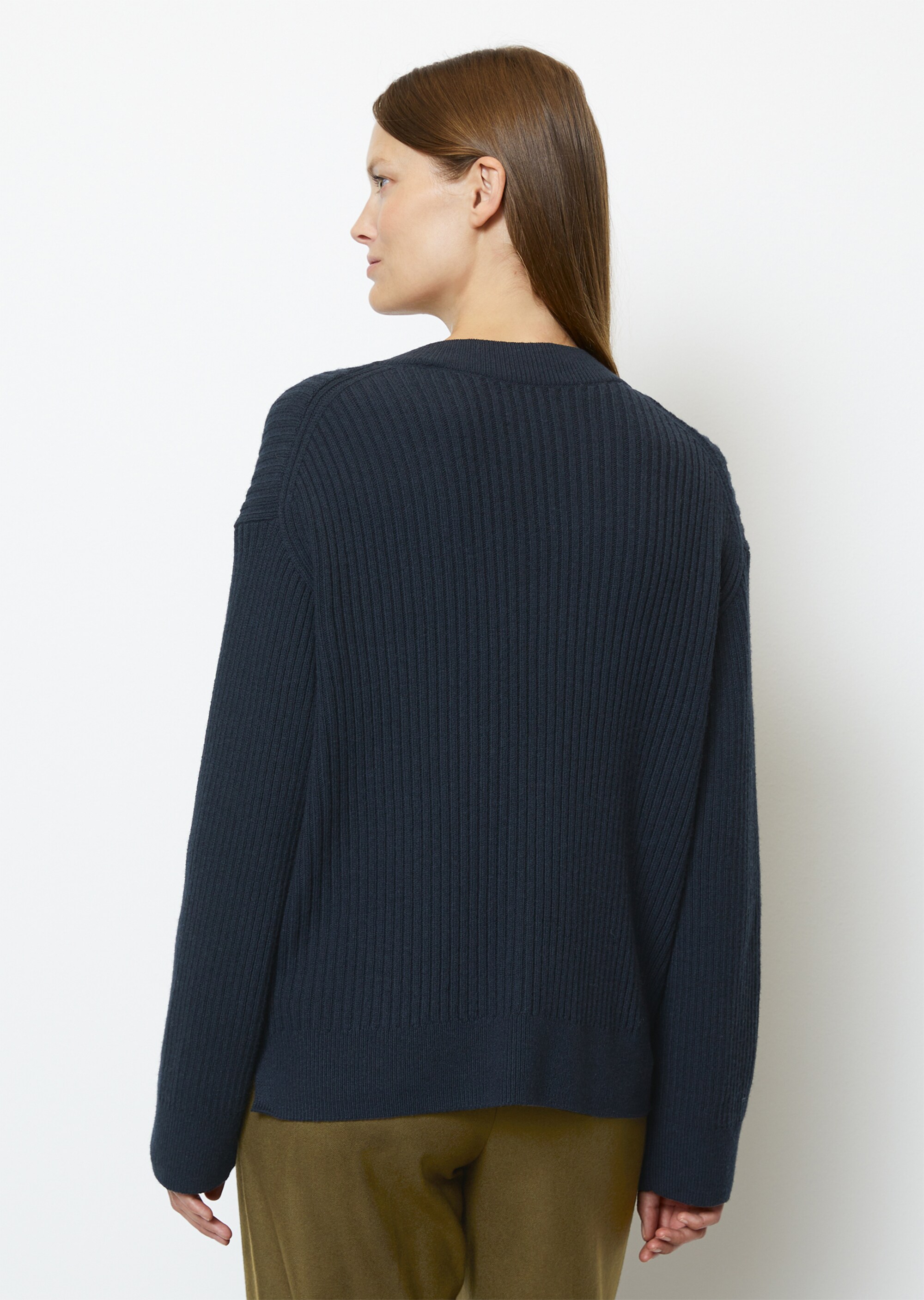 V-Neck-Strickpullover looseaus italienischem Schurwolle-Mix
