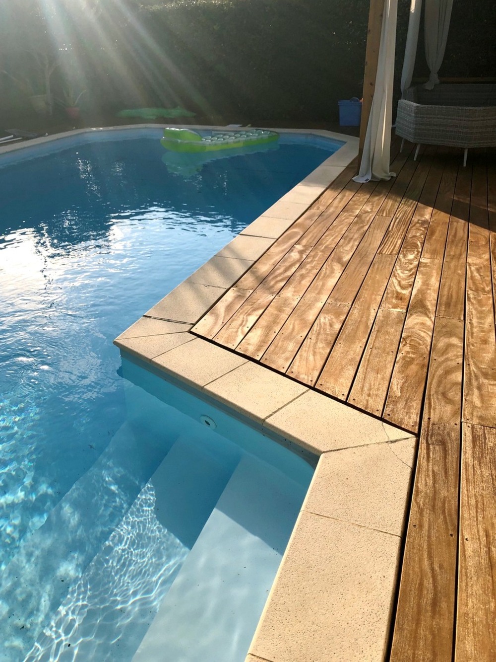 Pack complet 35m² lame de terrasse cumaru lx1850mm avec clips inox, lambourde, cale de ventilation, plot pvc et bande bitumineuse