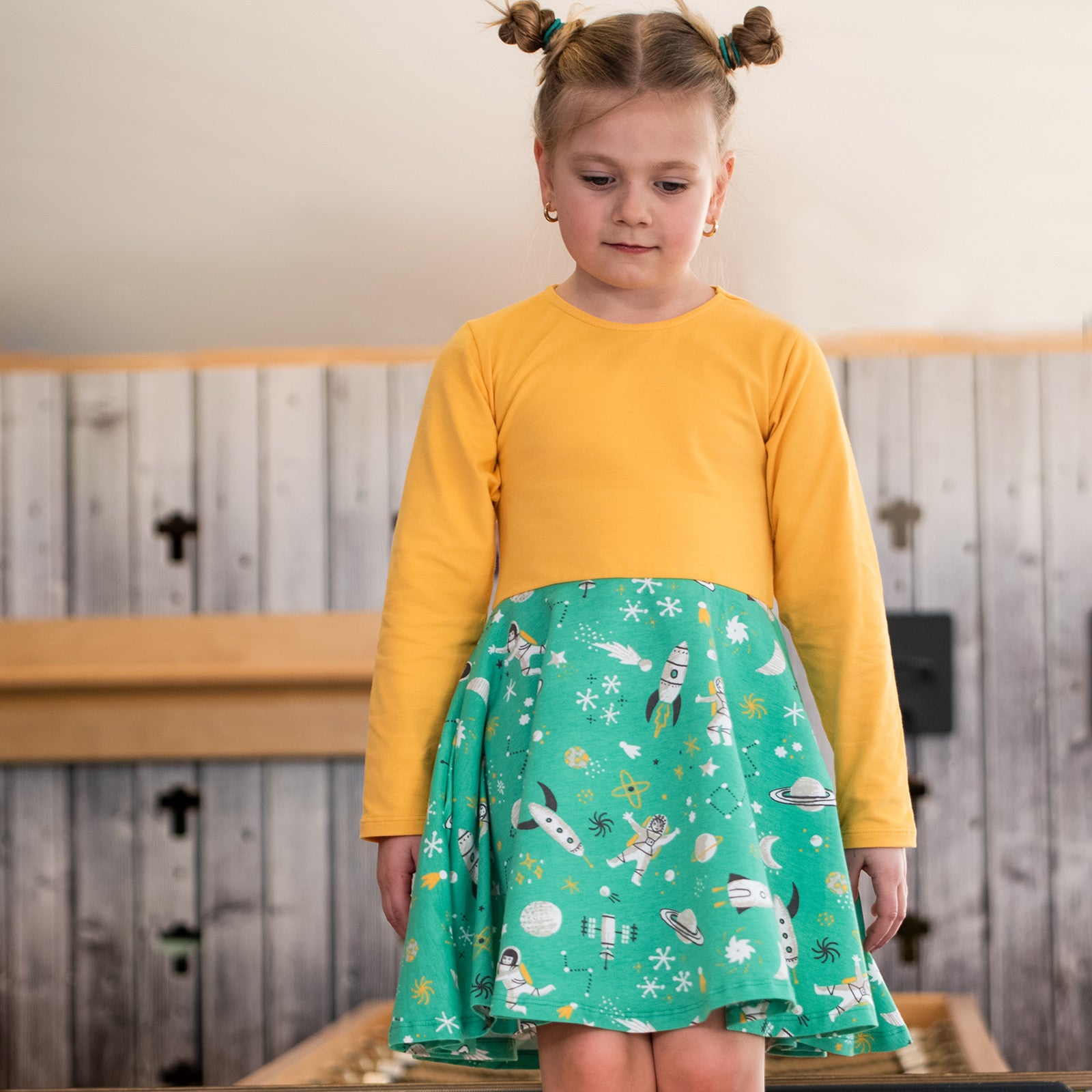 Kleid Astronautinnen gelb / türkis