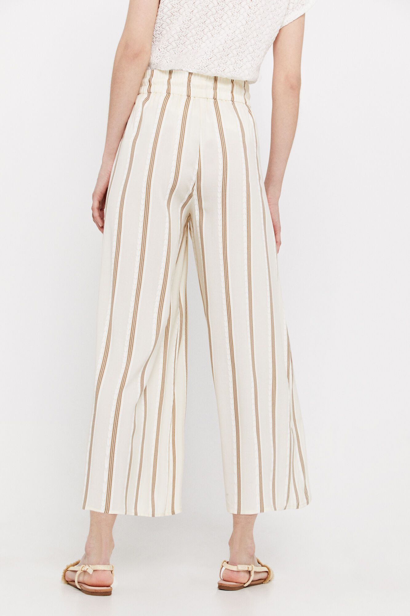 Calça cropped de pernas largas - Estampa branca