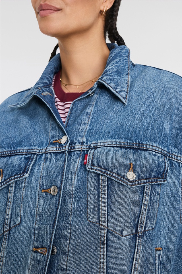 Levi's® Plus Jeansjacke »TRUCKER« in leichter Used-Waschung
