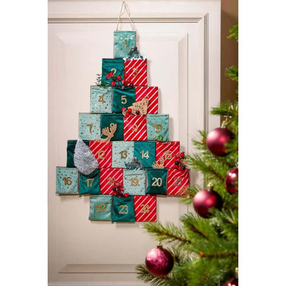 Mica Decorations Adventskalender - L72 x B1 x H51 cm - Groen, Rood