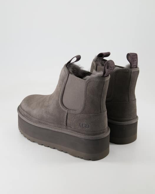 UGG Neumel Platform Chelsea Winterstiefel in Grau
