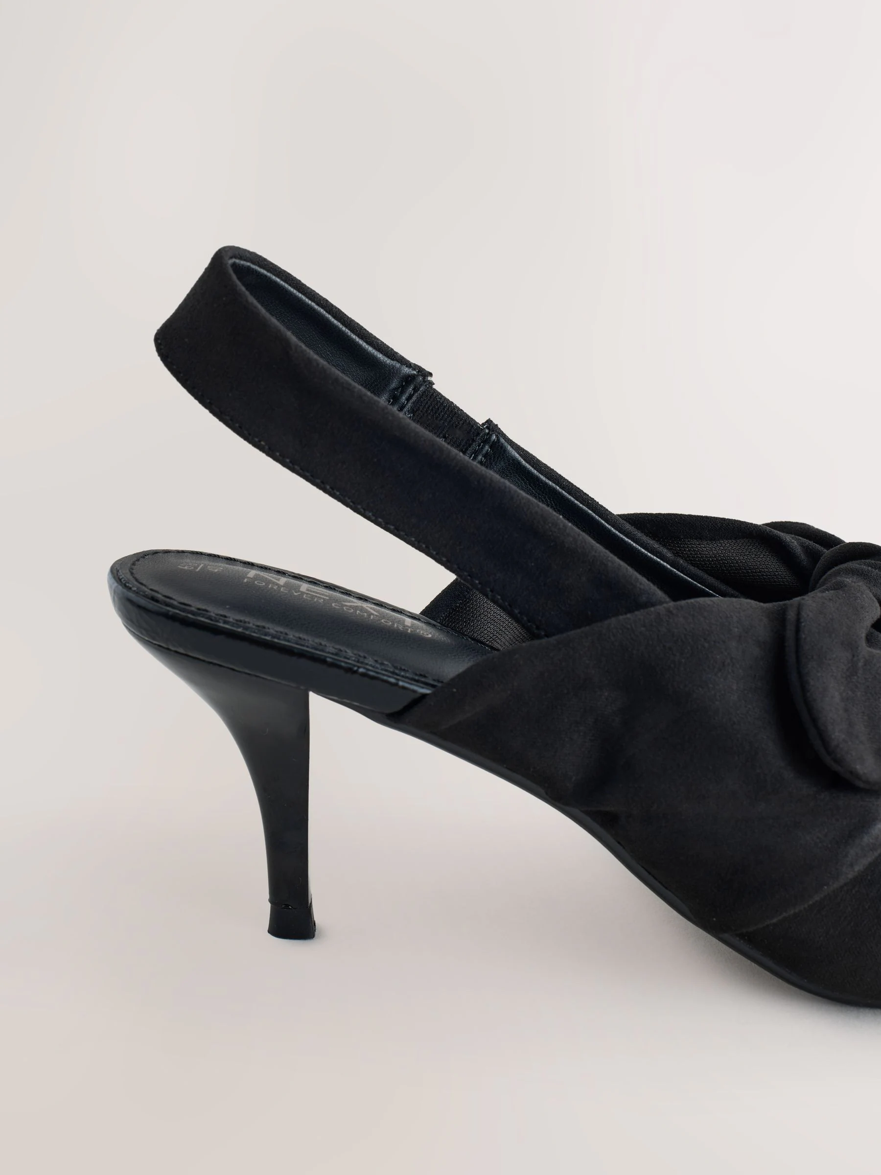 Zwart imitatiesuède - Forever Comfort® schoenen met strik, hielbandje en spitse neus